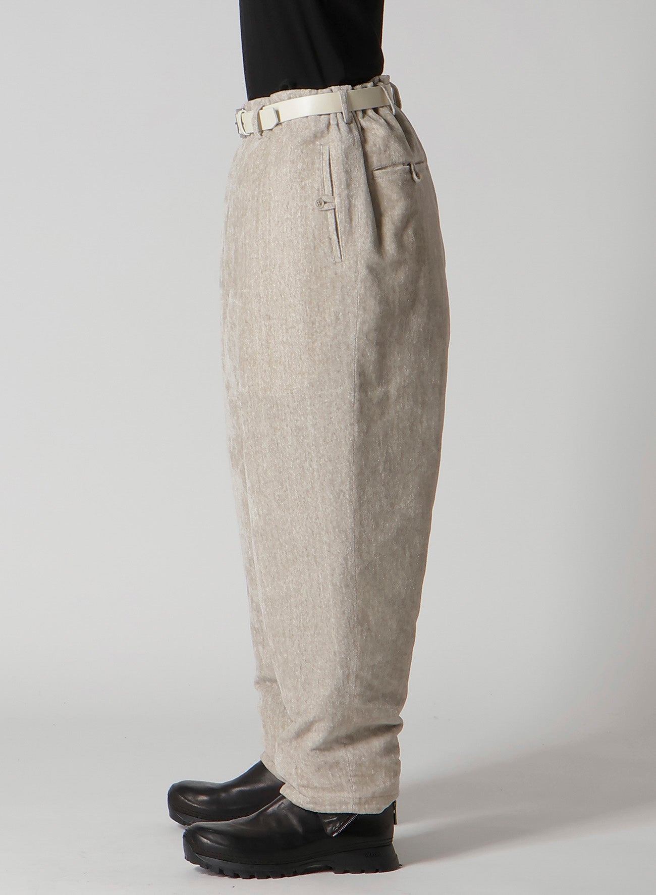 RAW LINEN VELVET LOOP BUTTON PANTS WITH LINER