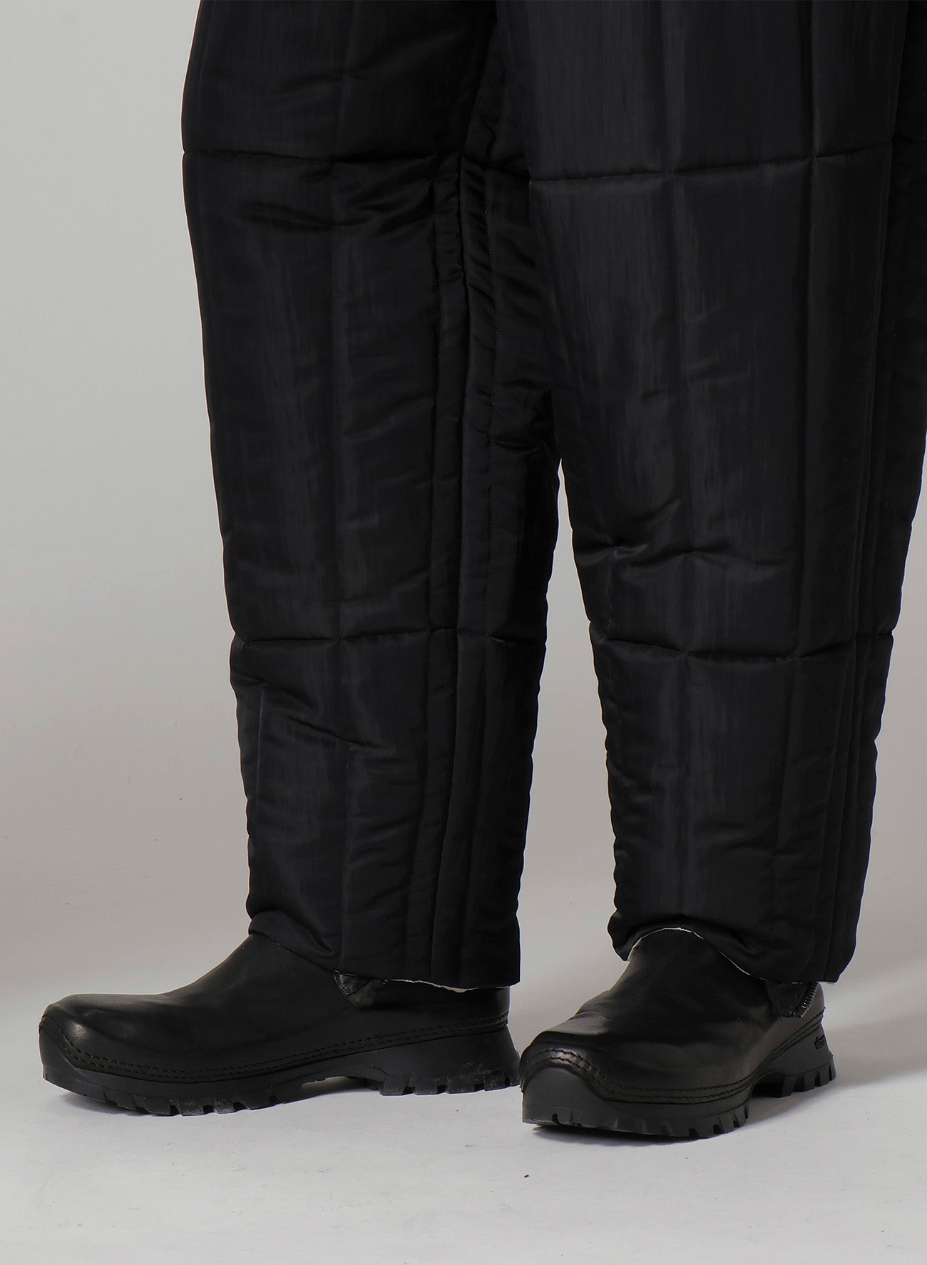 RAW LINEN VELVET LOOP BUTTON PANTS WITH LINER