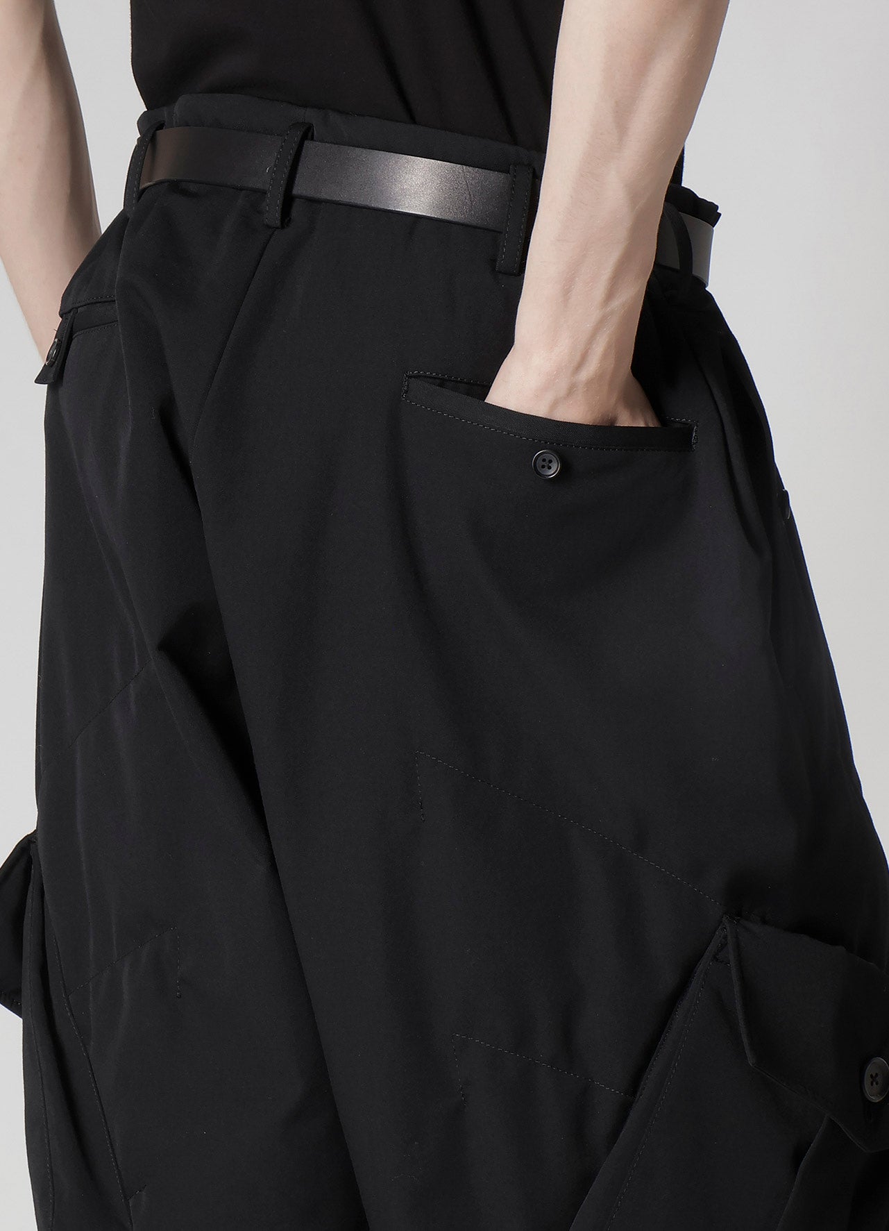 WOOL GABARDINE POCKET DETAIL PADDED PANTS