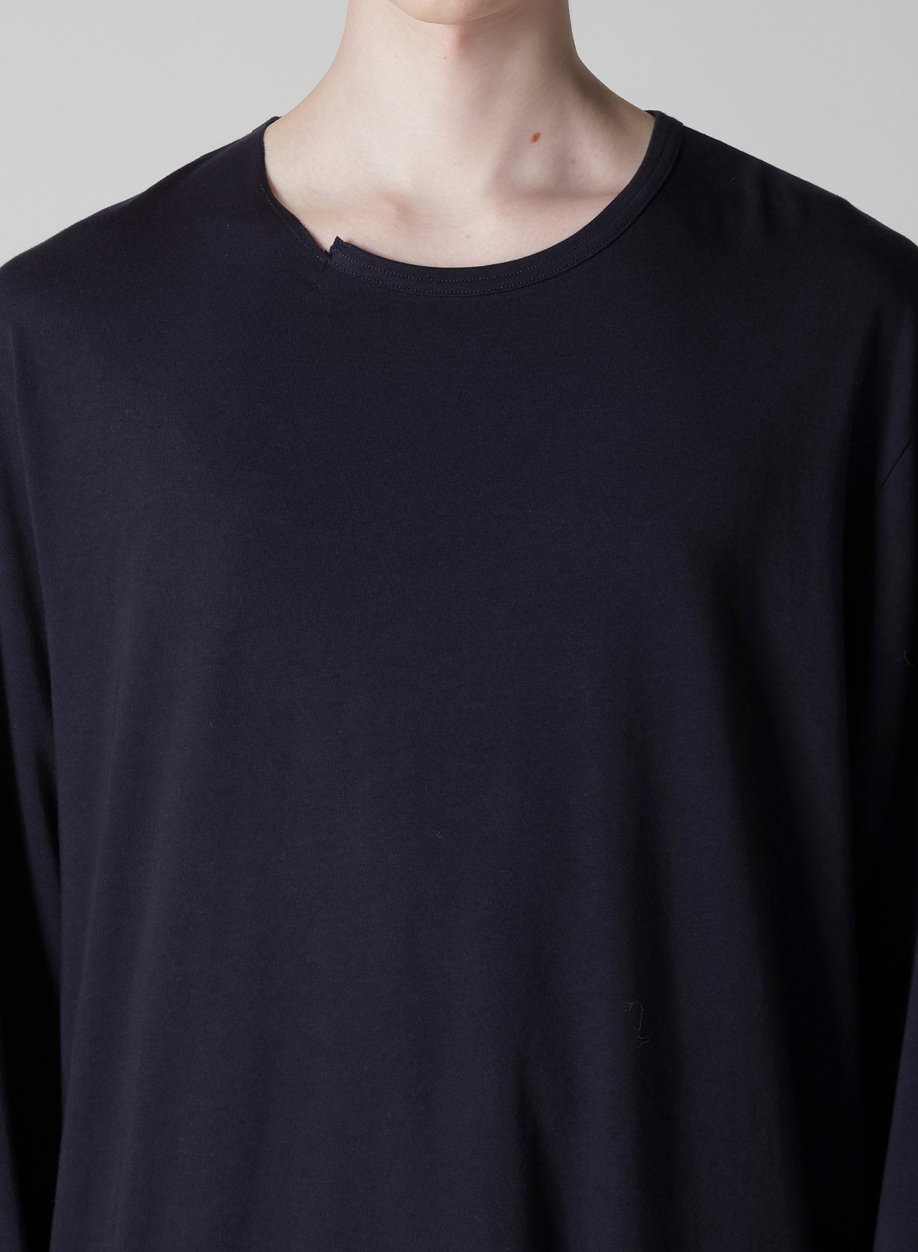 WOOL MIX SINGLE JERSEY SLIT ROUND NECK T