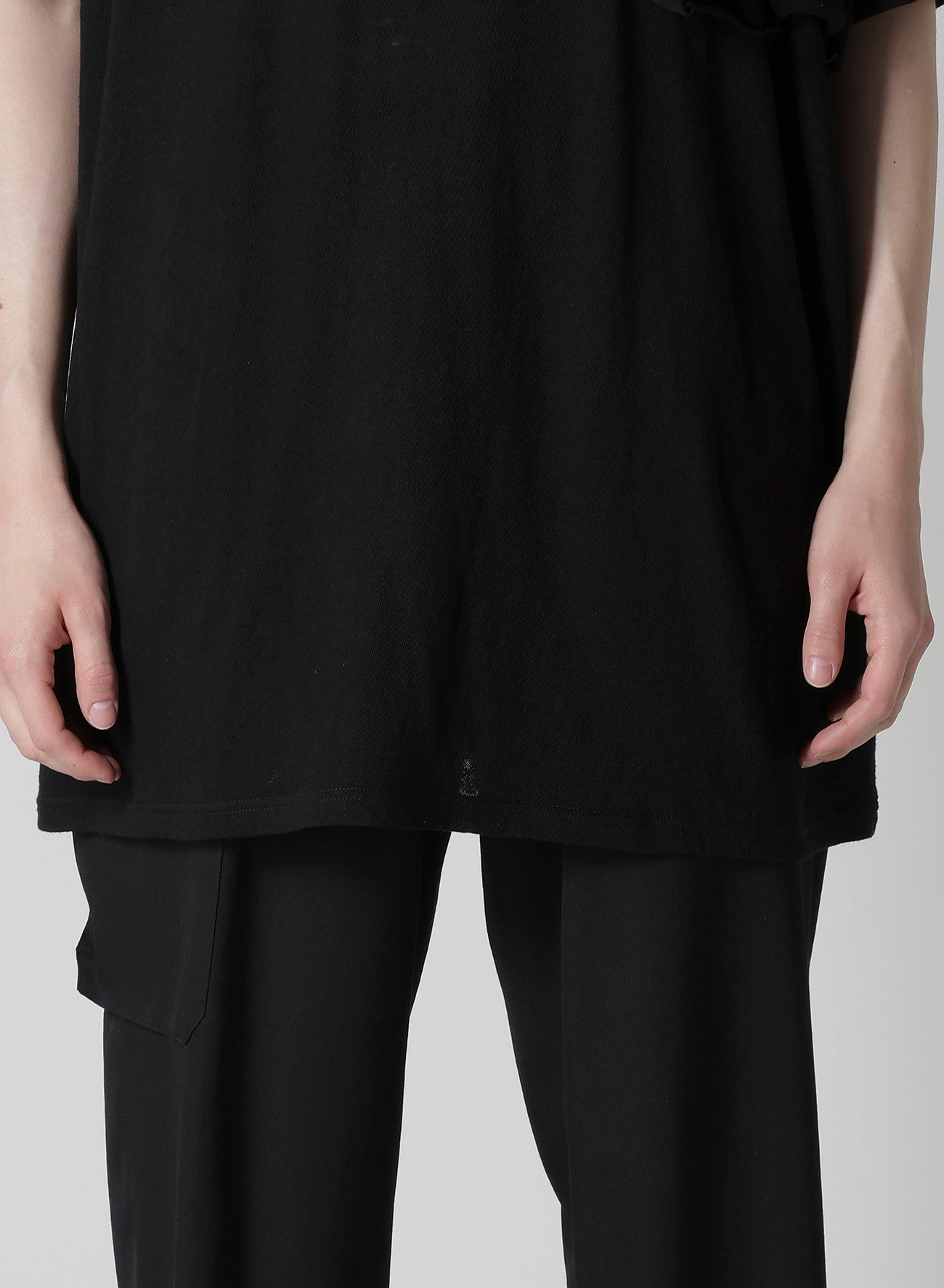 COTTON SILK NOIR GAUZE JERSEY POCKET DETAIL SHORT SLV T