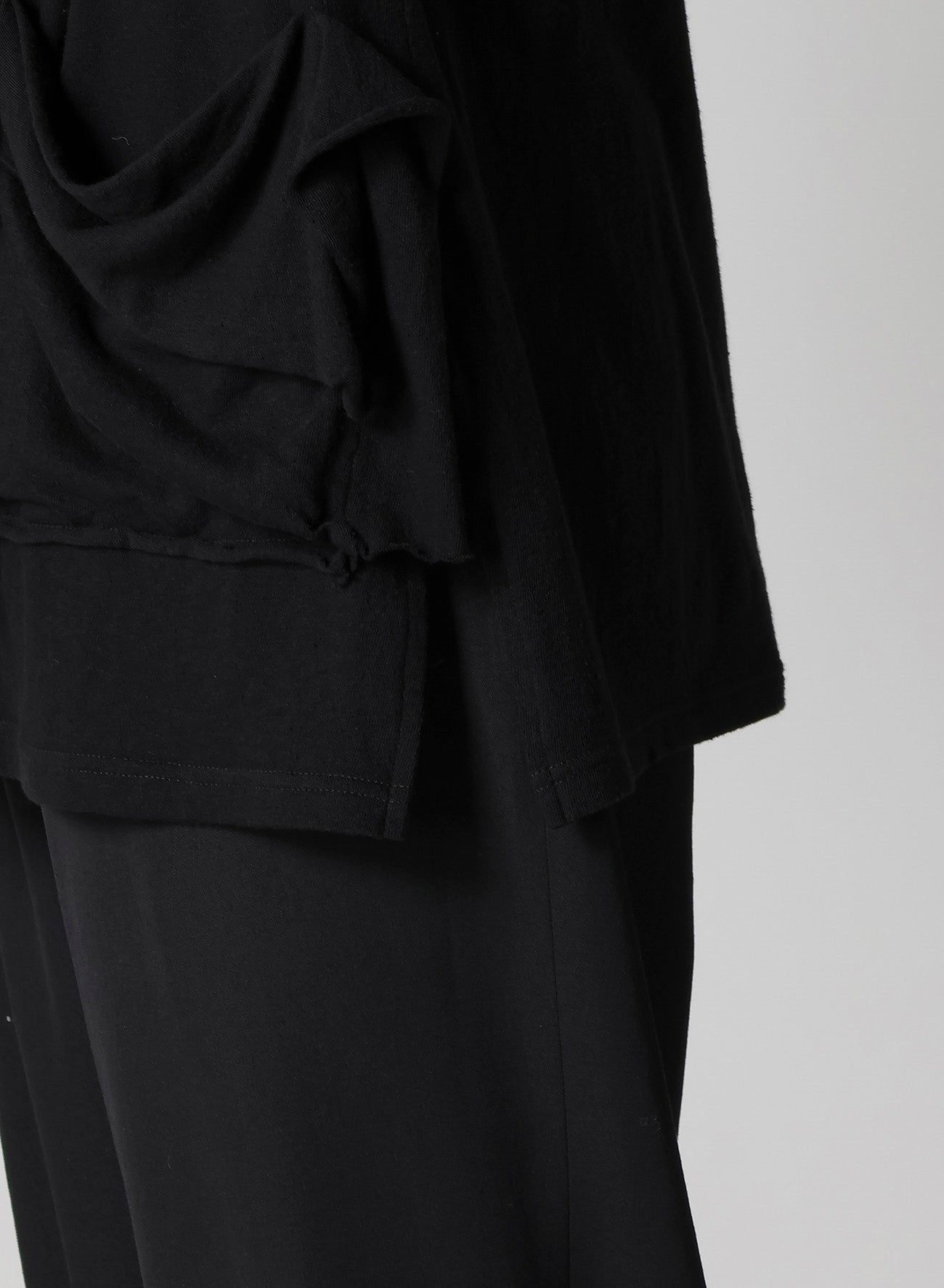 COTTON SILK NOIR GAUZE JERSEY POCKET DETAIL LONG SLV T