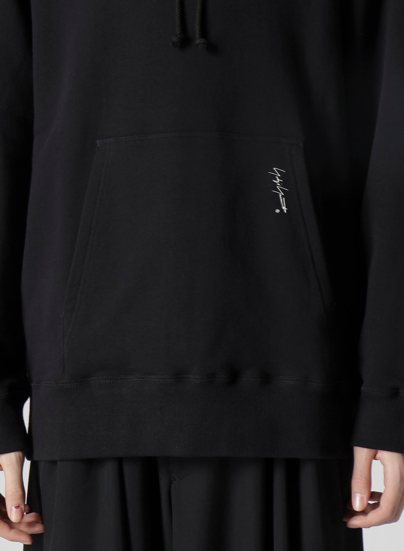 30/10 FLEECE POCKET SIGNATURE PRINT HOODIE