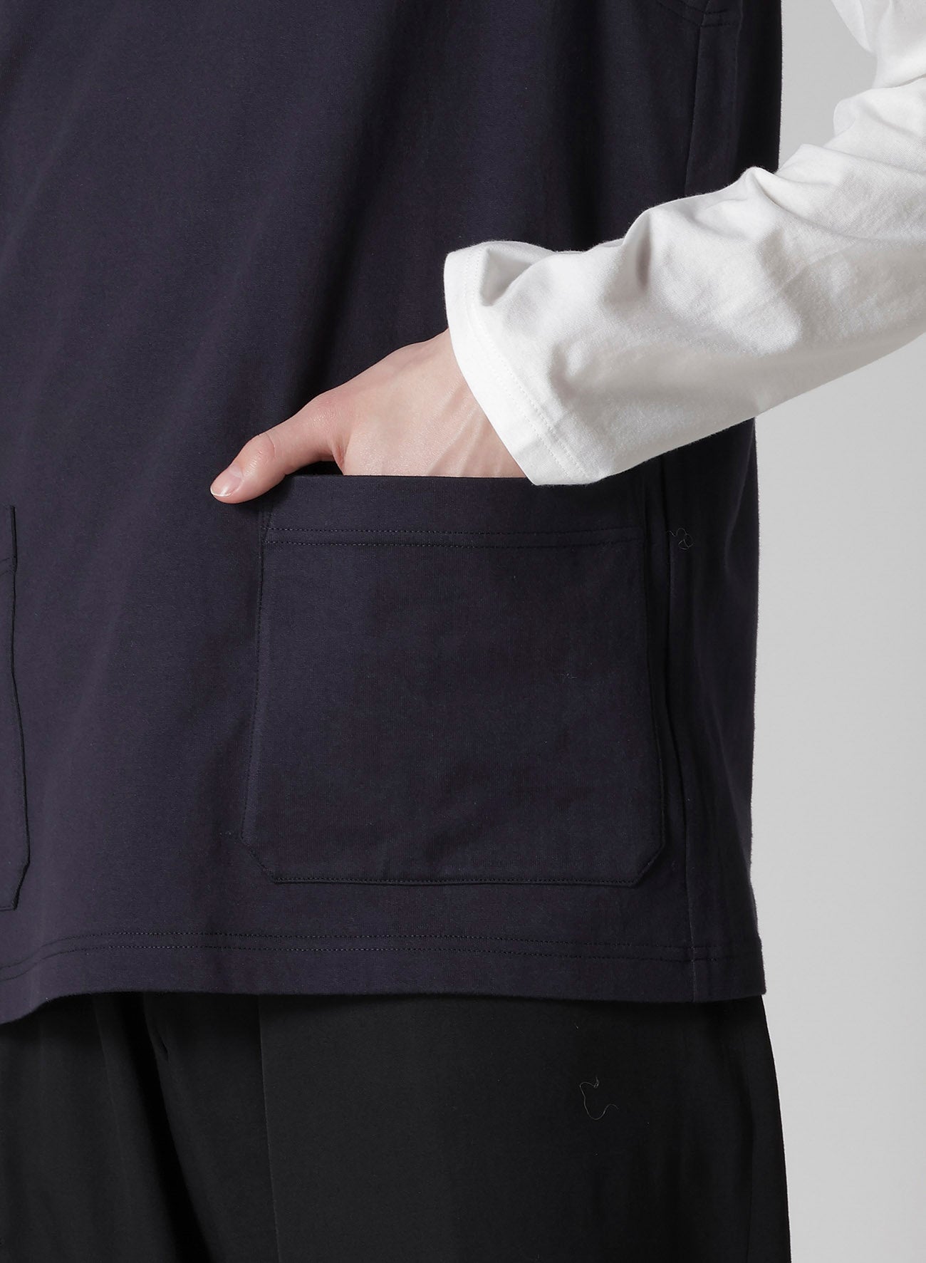 HIGH DENSITY JERSEY POCKET DETAIL VEST
