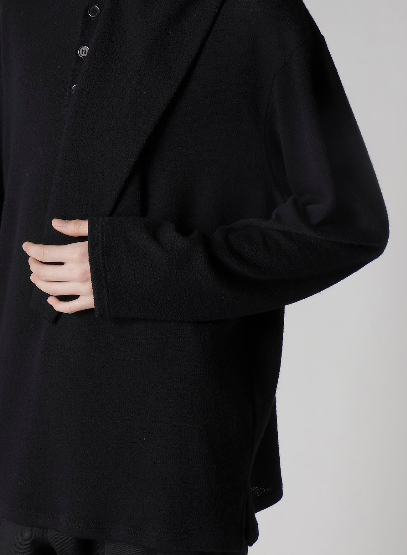 WOOL HOUNDSTOOTH JACQUARD HENLEY NECK HOOD T