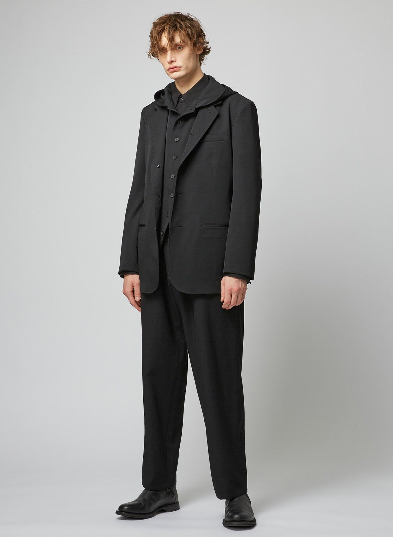 WOOL GABARDINE 5-BUTTON JACKET WITH SHOULDER TAB DETAIL