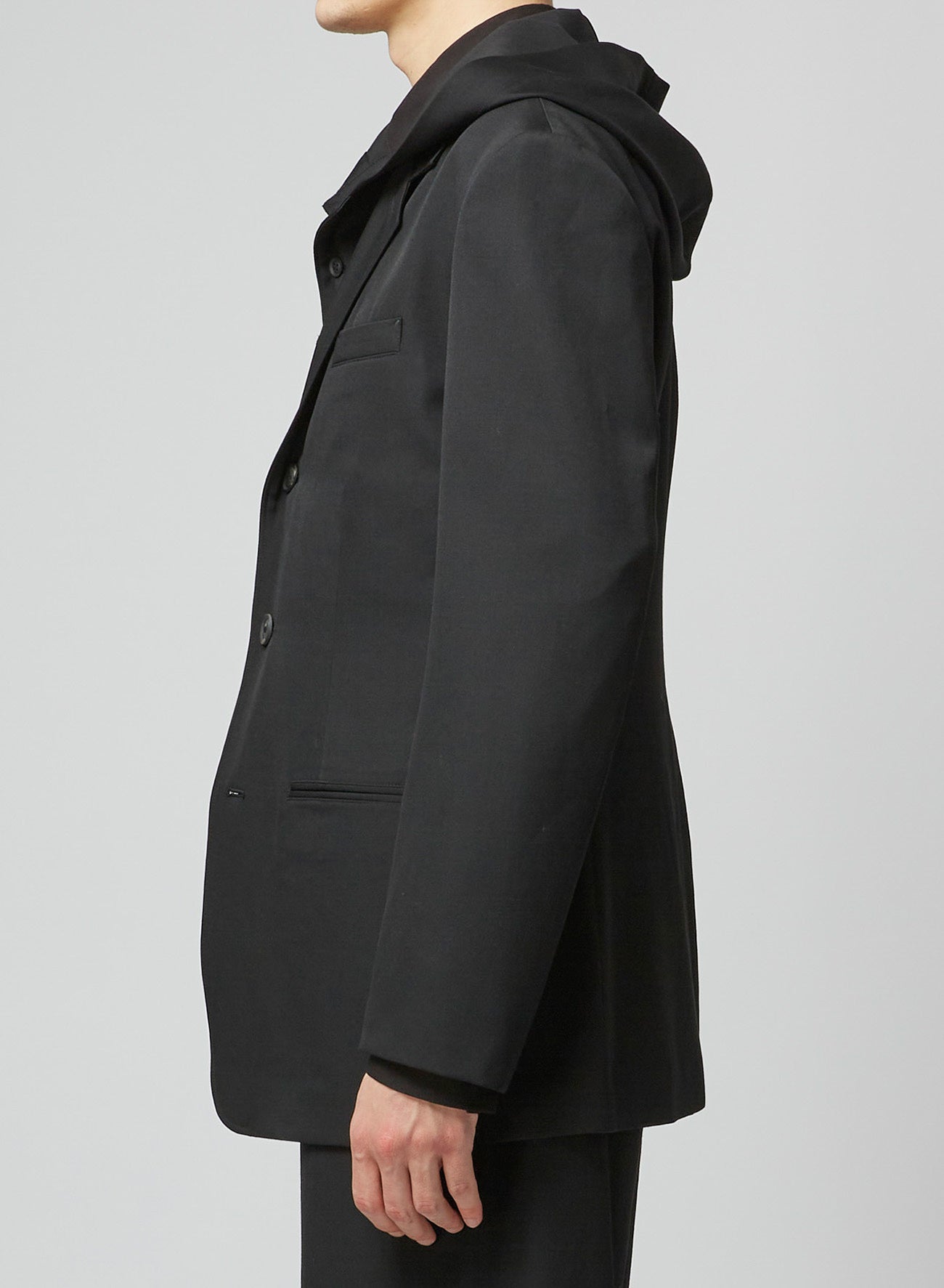 WOOL GABARDINE 5-BUTTON JACKET WITH SHOULDER TAB DETAIL