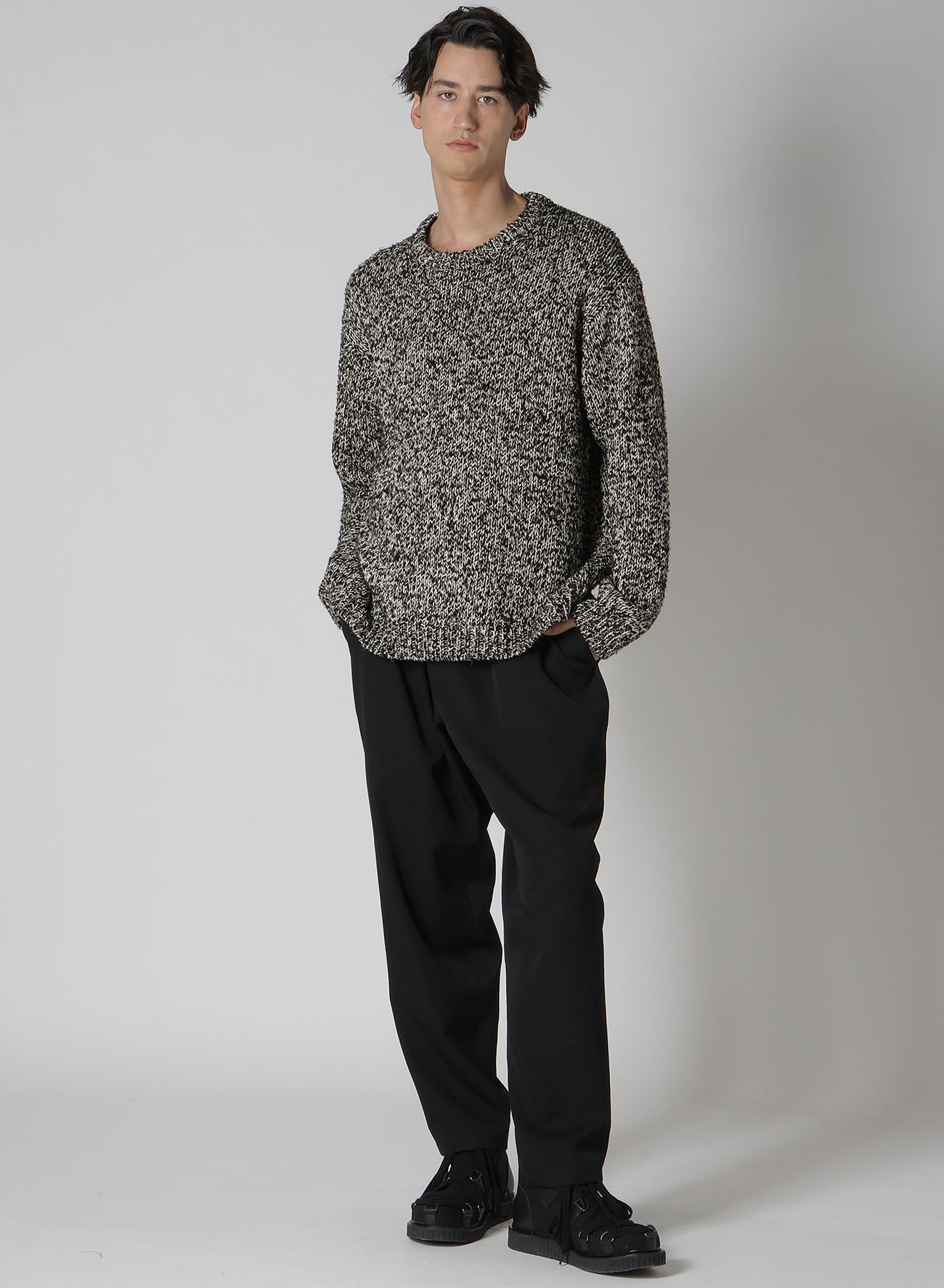 3G PLAIN STITCH ROUND NECK KNIT