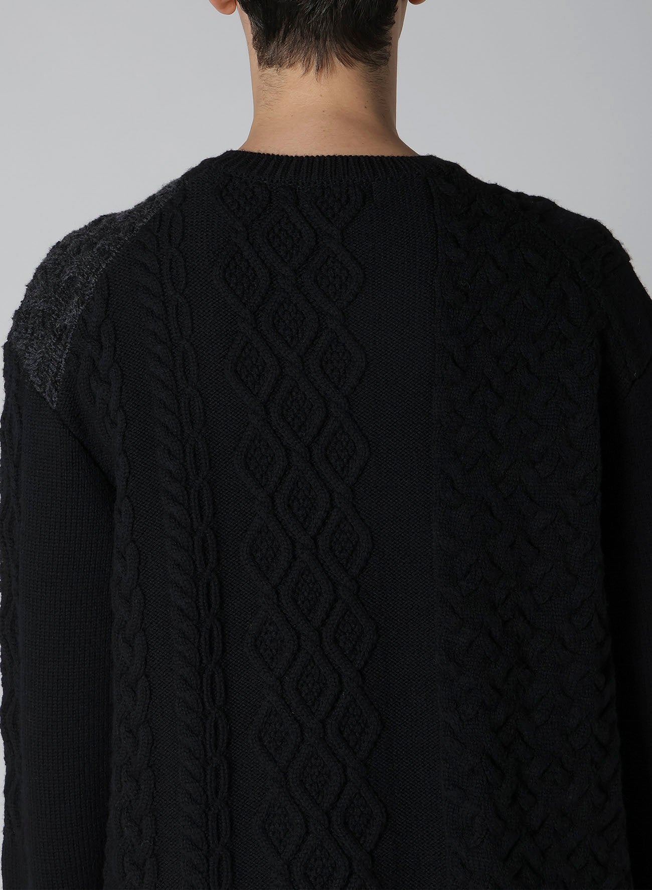 【Launching 10:00(JST) October 16】5G CROSS PATTERN SWITCHING ROUND NECK