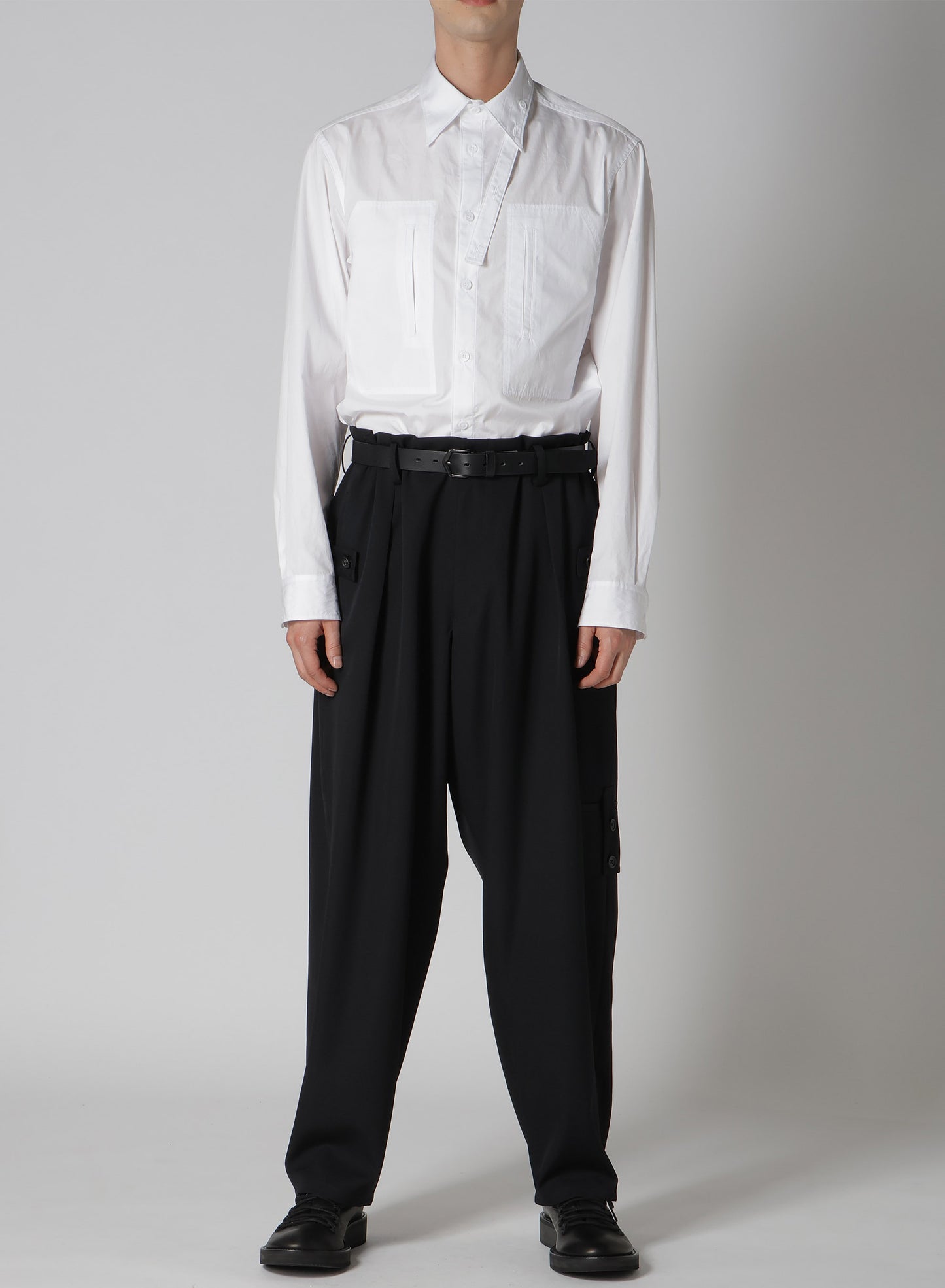 WOOL GABARDINE TUCK TAB PANTS