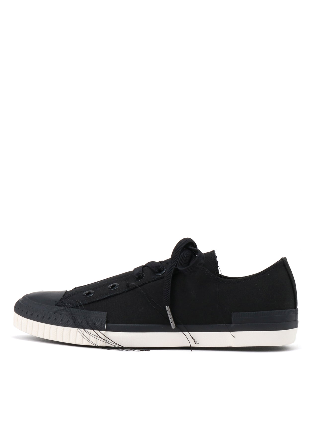 8/CN CANVAS LOW TOP SLIP ON SNEAKER