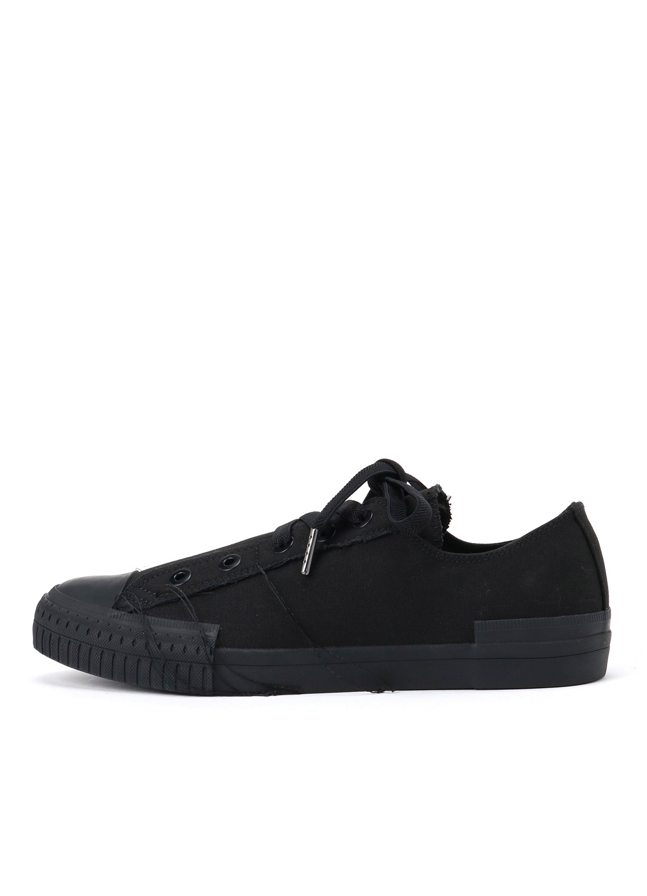 8/CN CANVAS LOW TOP SLIP ON SNEAKER