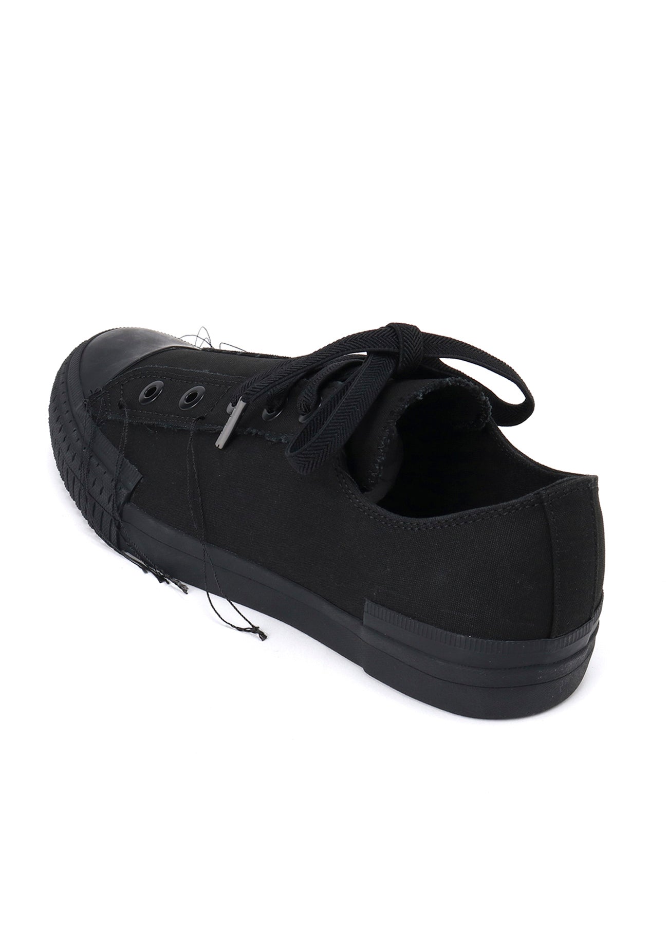 8/CN CANVAS LOW TOP SLIP ON SNEAKER