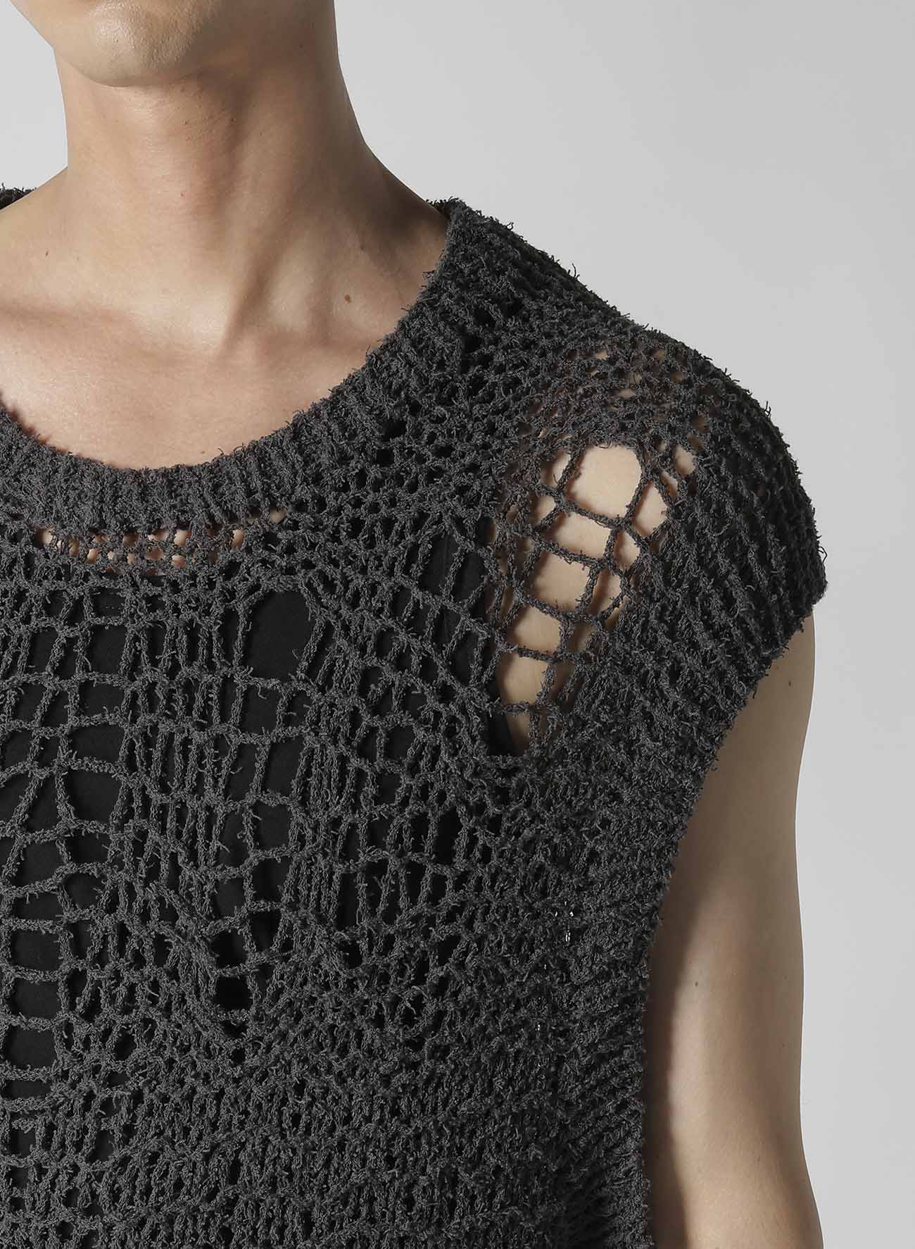 HAND KNITTED DAMAGE PROCESSED GARTER ROUND NECK VEST