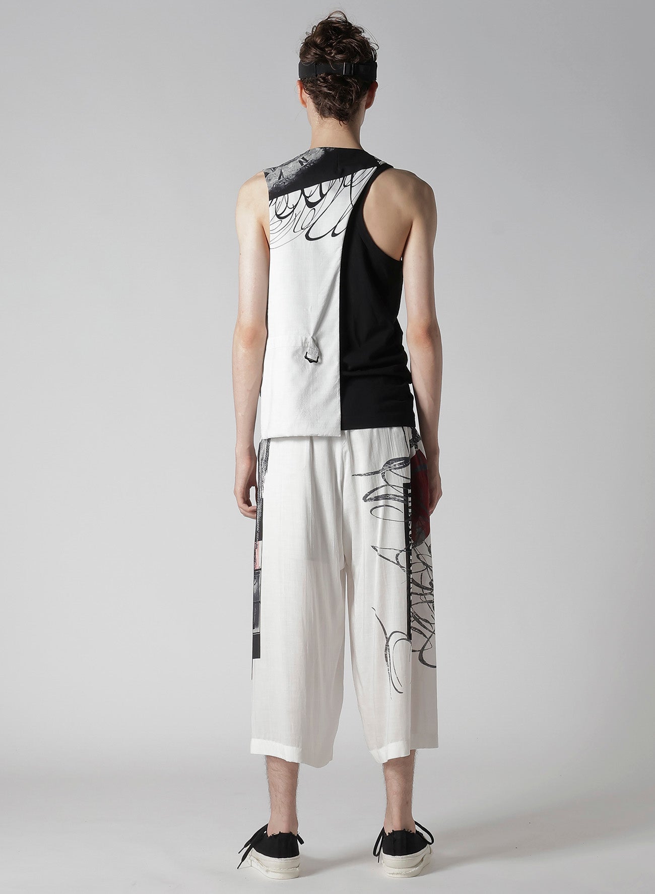 CLOCK PRINT ASYMMETRY VEST