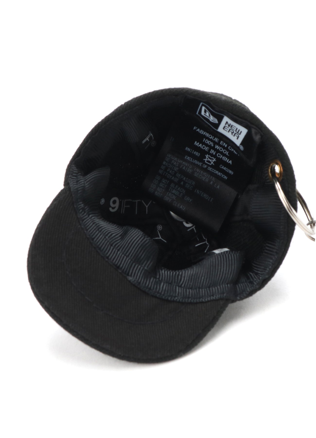 Yohji Yamamoto × New Era SIGNATURE CAP KEY HOLDER