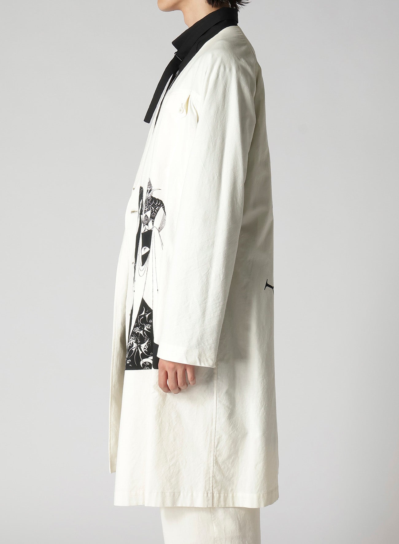 COLLARLESS ASYMMETRIC PRINT COAT