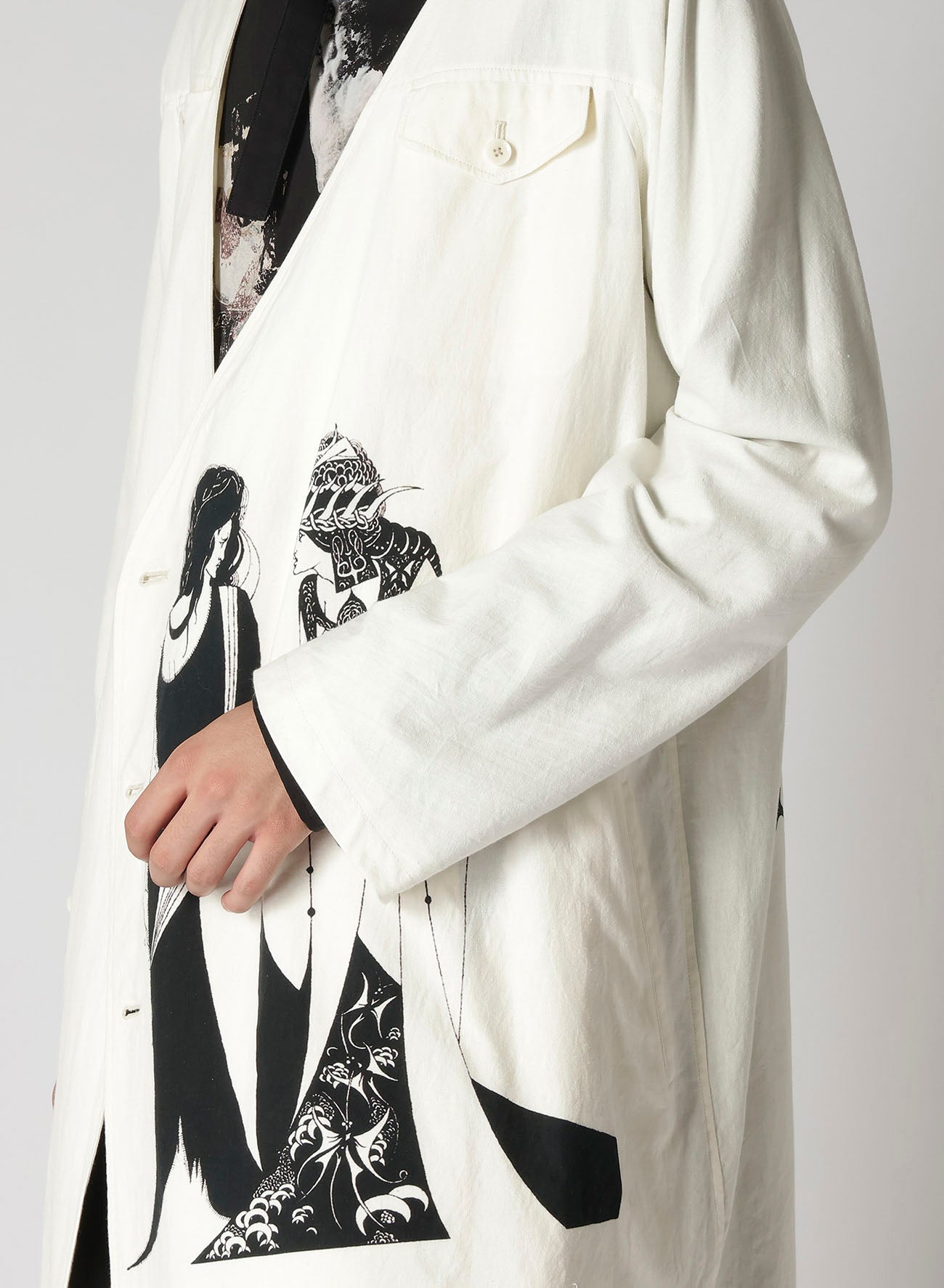 COLLARLESS ASYMMETRIC PRINT COAT