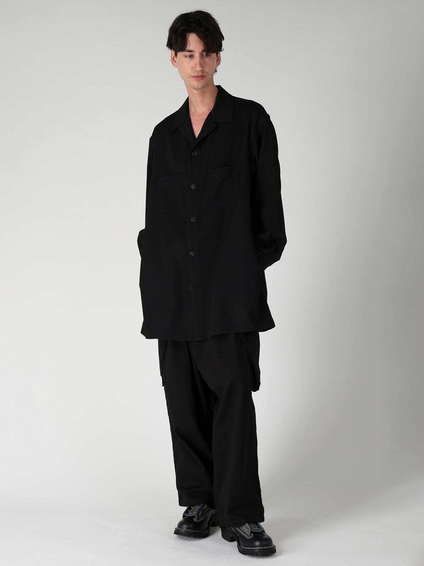 WOOL GABARDINE OPEN COLLAR FRONT SHOULDER BLOUSE