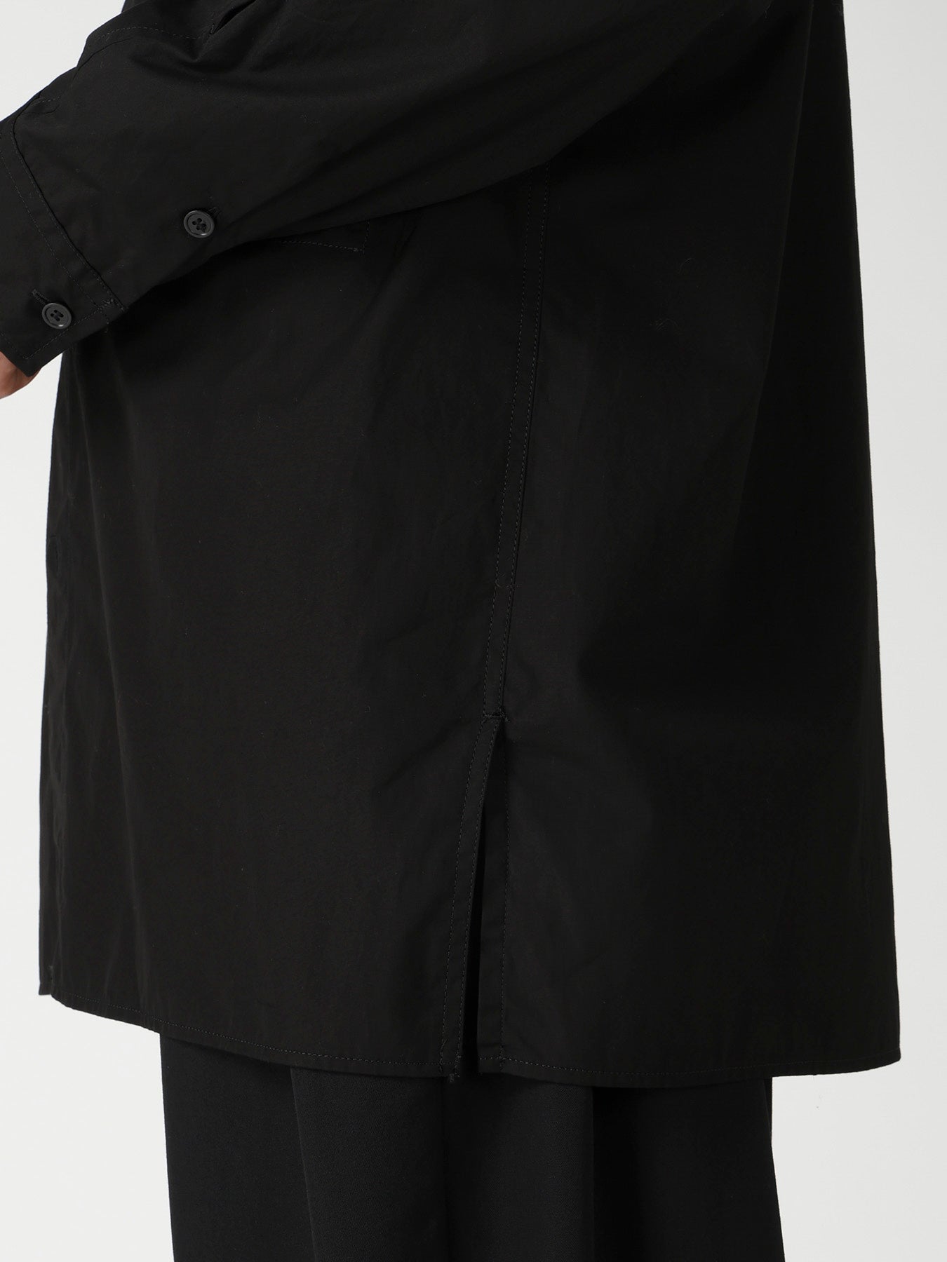 CHAIN STITCH BROAD OPEN COLLAR SHOULDER SLIT BLOUSE