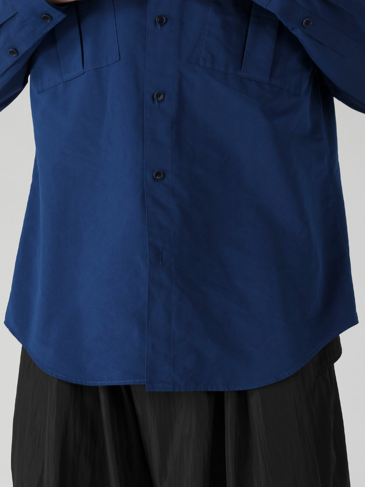 PE/NY SPLIT YARN TAFFETA POCKET DETAIL BLOUSE