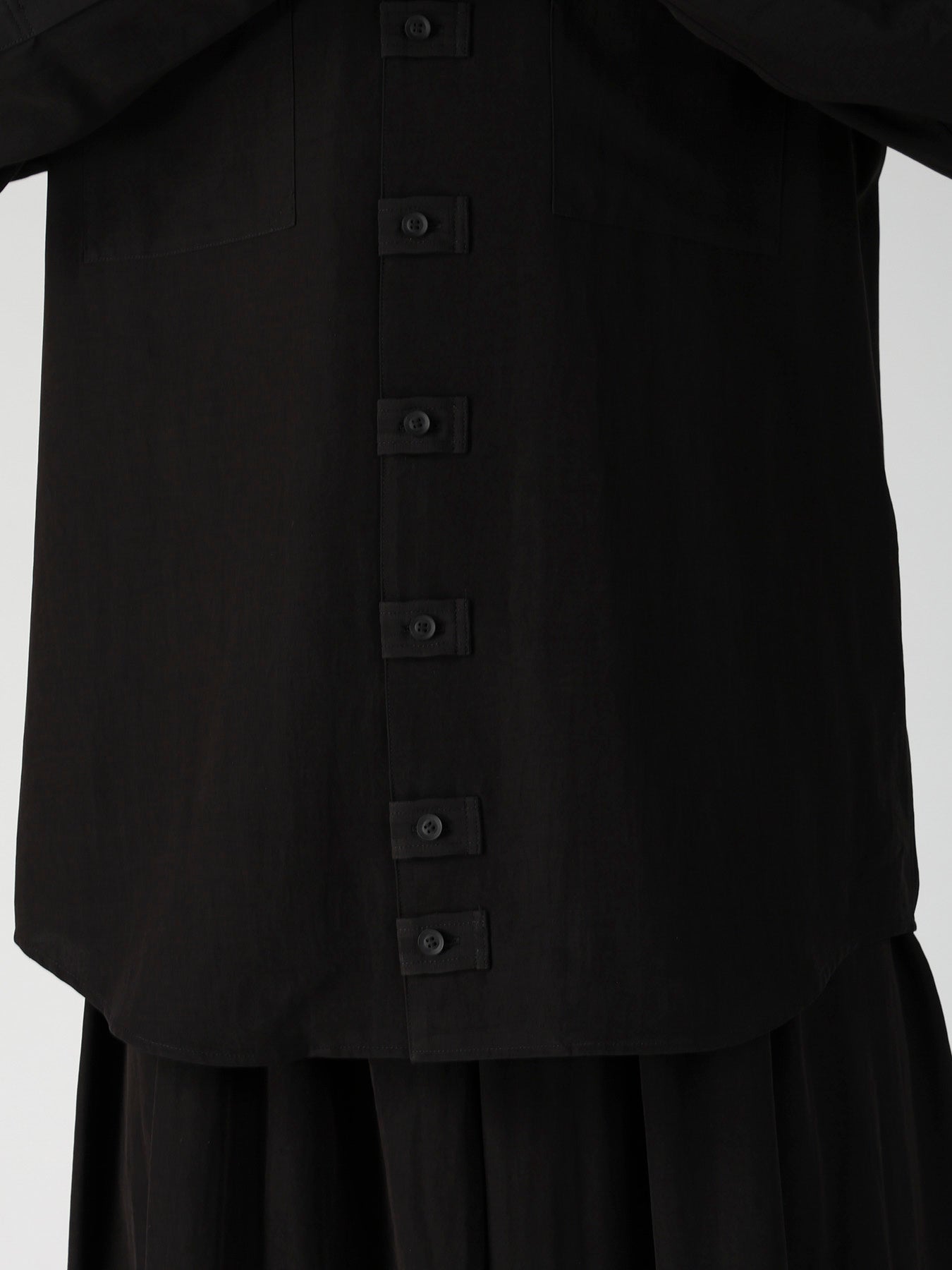 TA SLUB DE CHINE FRONT TAB SHIRT
