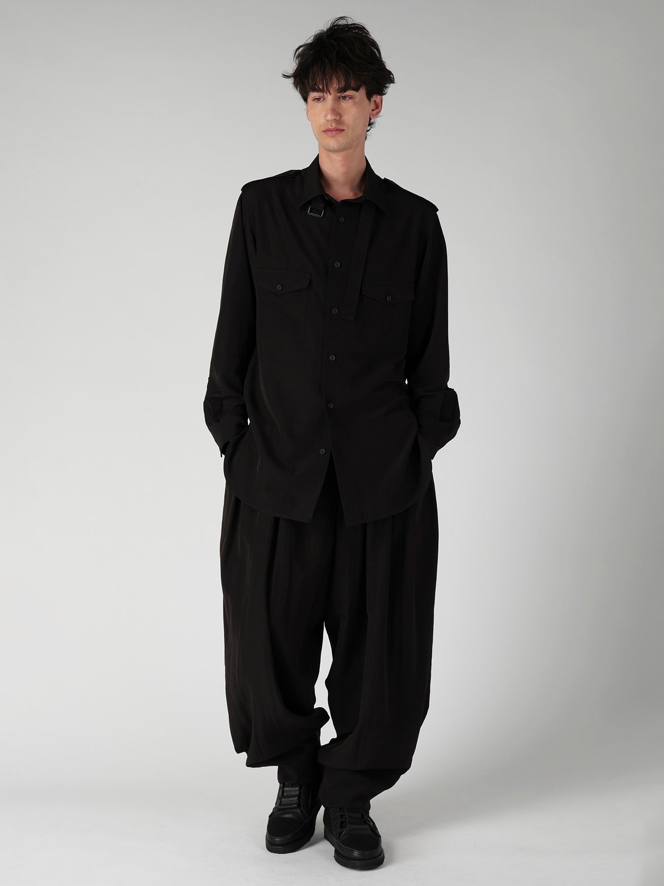 TA SLUB DE CHINE COLLAR TAB BLOUSE