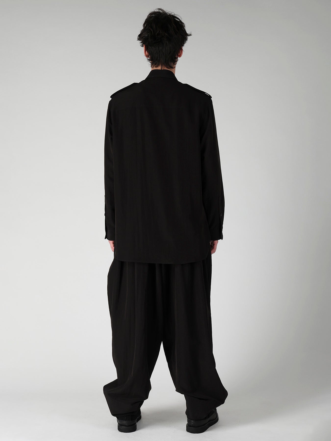 TA SLUB DE CHINE COLLAR TAB BLOUSE