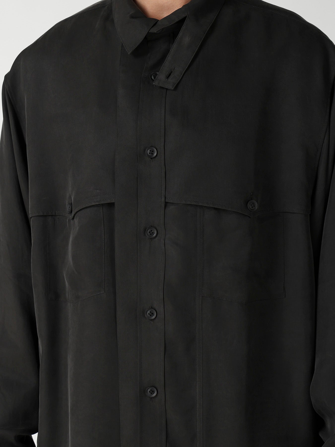 PIGMENT DYE TWILL CHEST DETAIL BLOUSE
