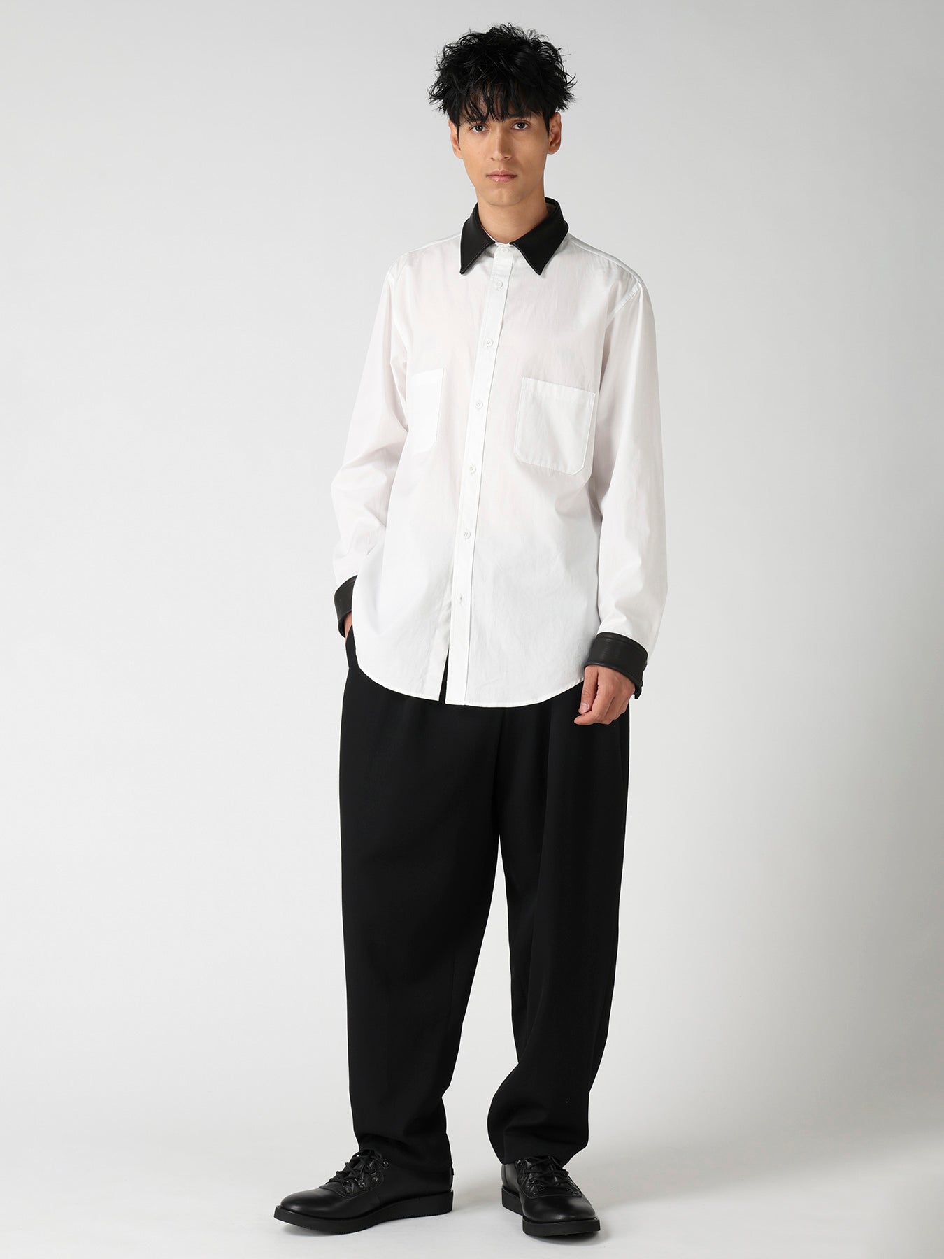 COTTON BROAD LETHER DETAIL SHIRT