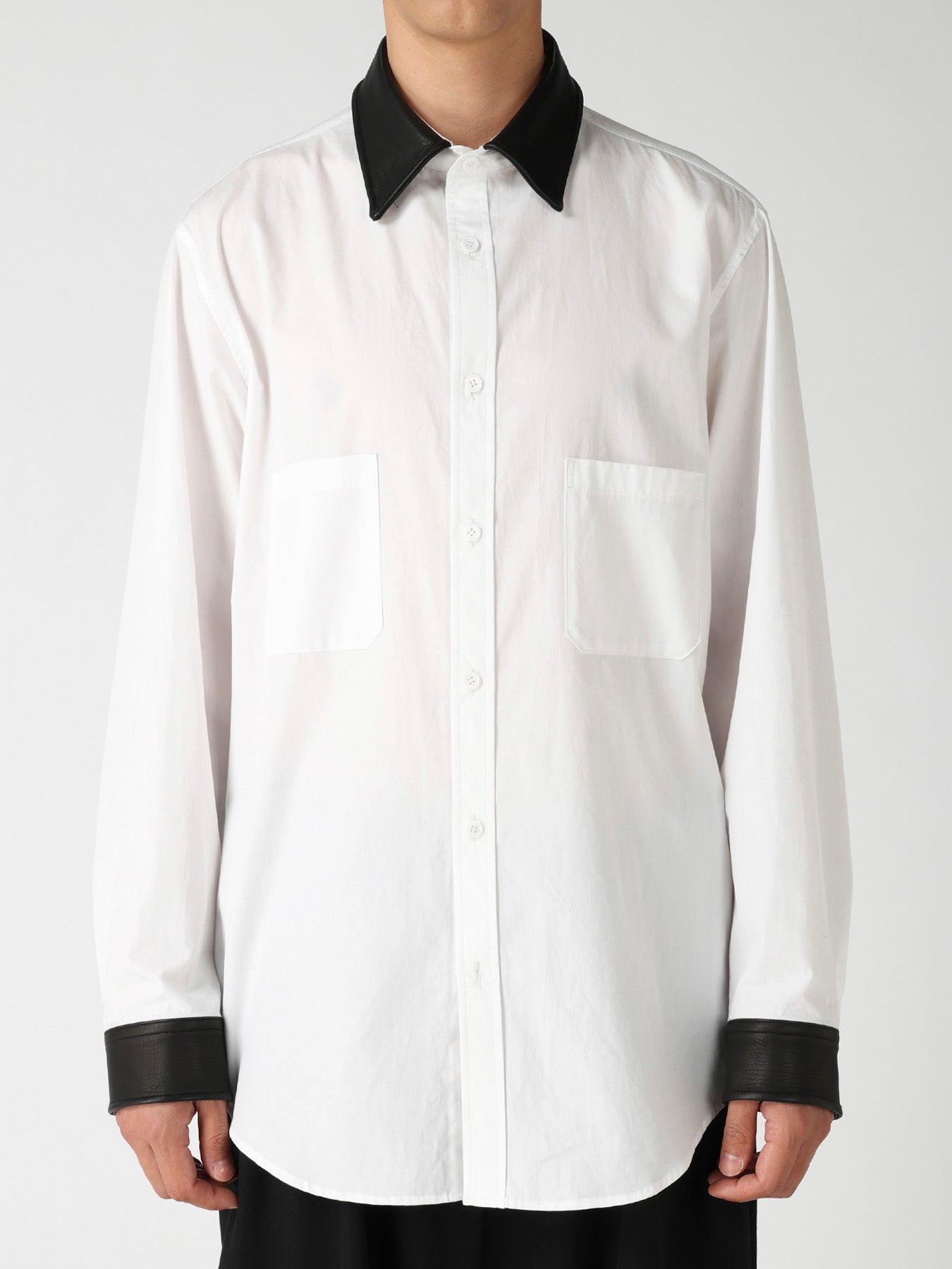 COTTON BROAD LETHER DETAIL SHIRT