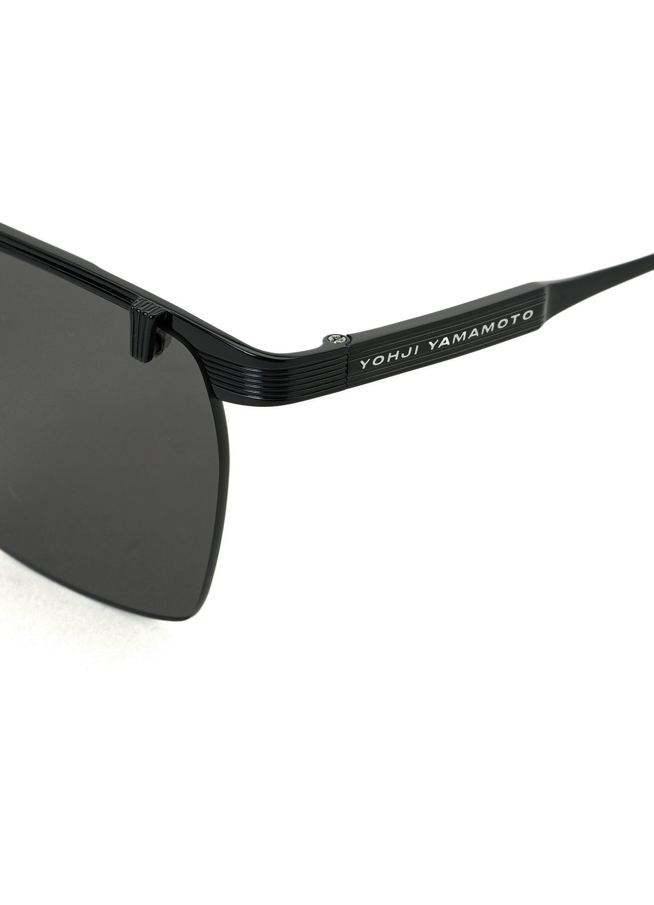 SUNGLASSES G