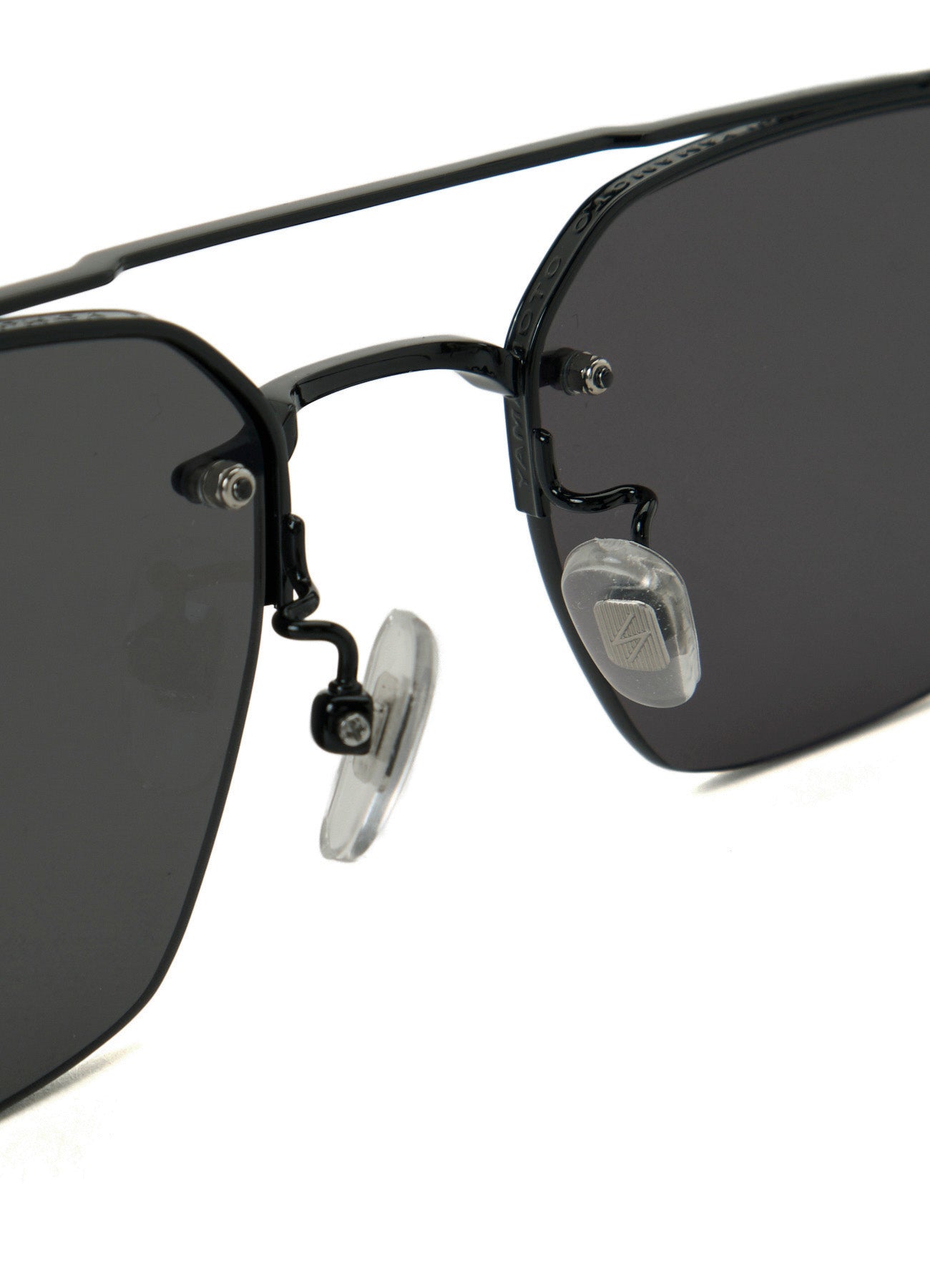 SUNGLASSES G