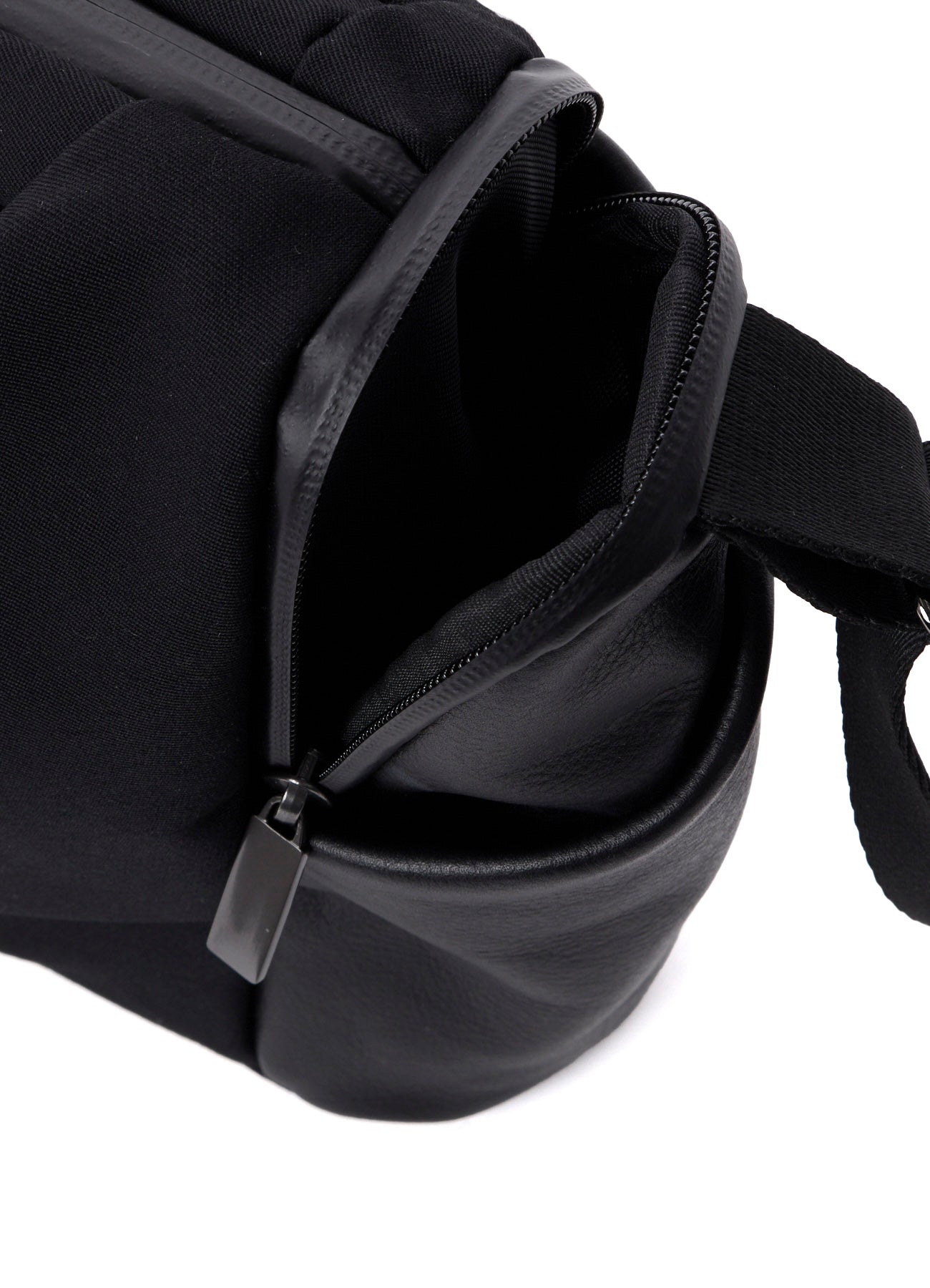 GB/LEA/NY-B DRAPE SACOCHE