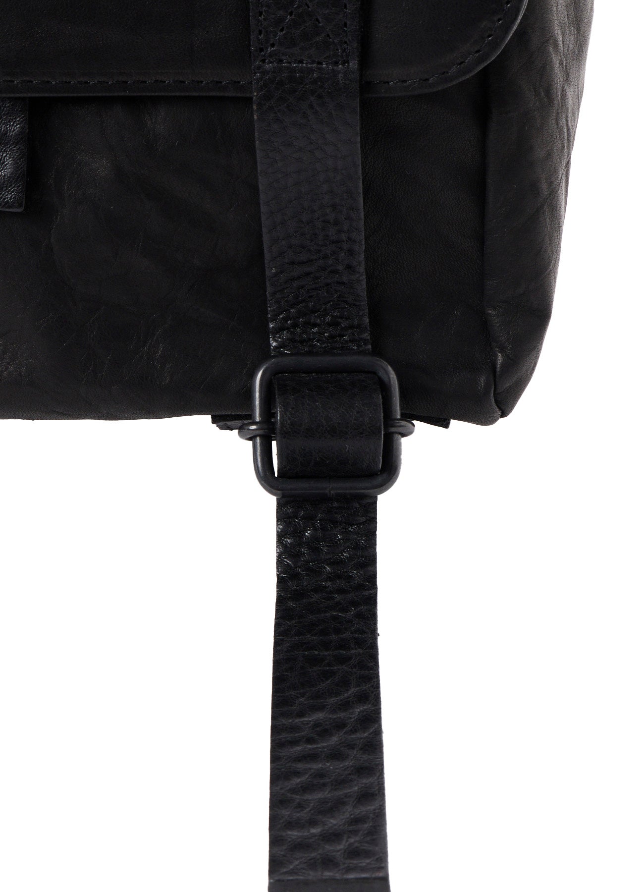 SHRINKED HORSE LEATHER MILITARY SHOULDER POUCH