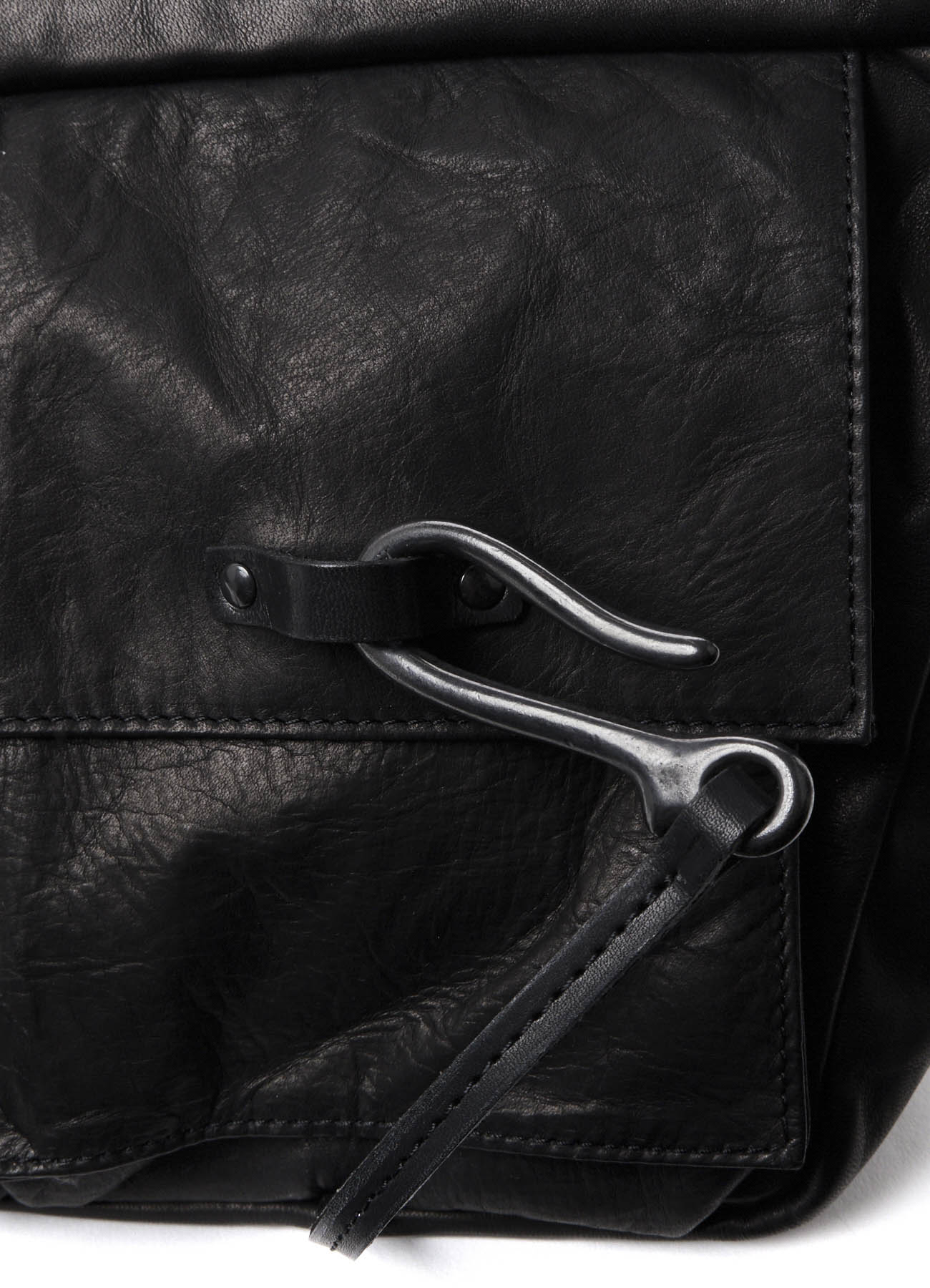 SHRINKED HORSE LEATHER MILITARY BODY BAG