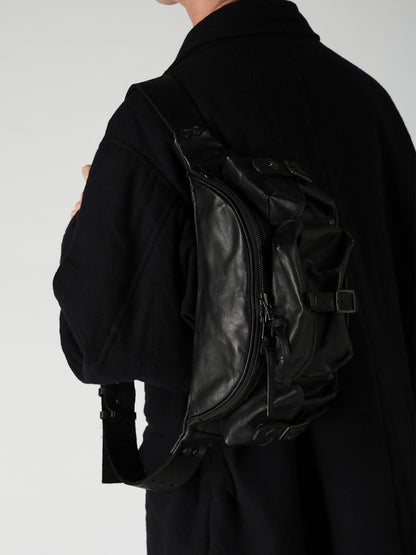HORSE LEATHER 3-PRONG BUCKLE CROSSBODY BAG