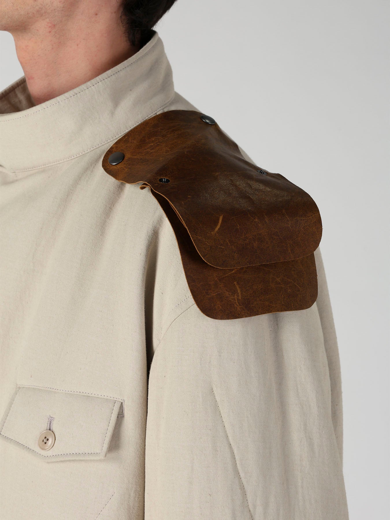 C M WHITE PIGMENT PADDED STAND COLLAR JACKET