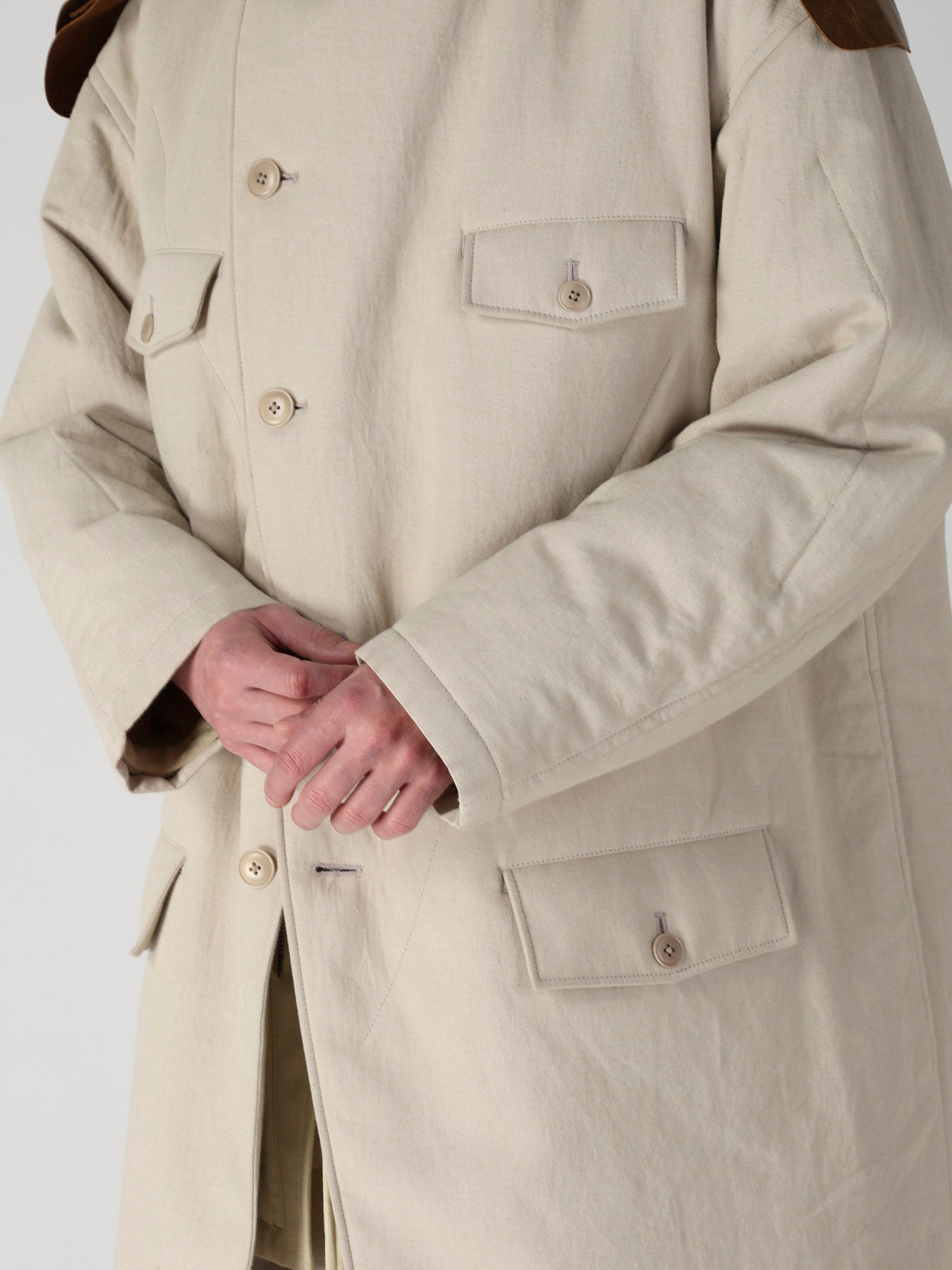 C M WHITE PIGMENT PADDED STAND COLLAR JACKET