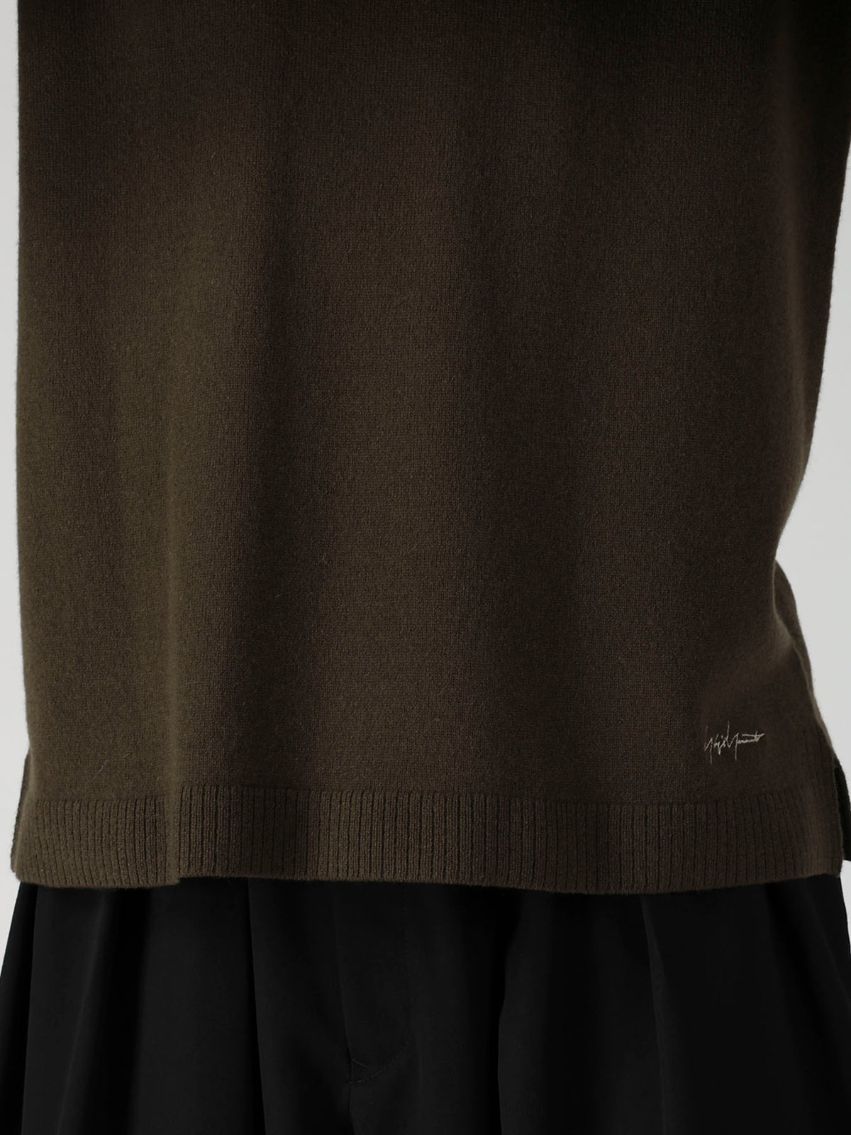 SINGLE JERSEY SIGNATURE EMBROIDERED KNIT