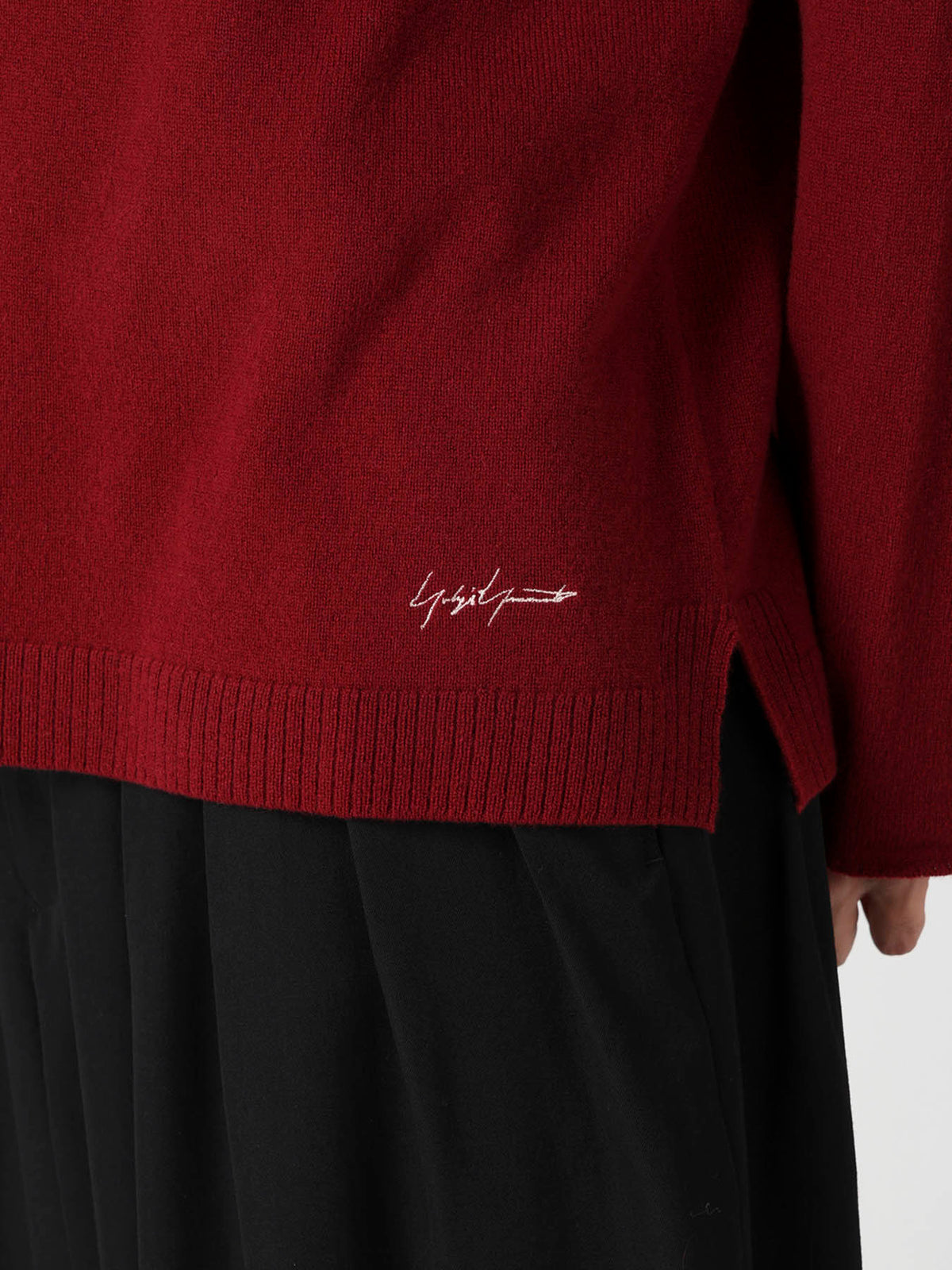 SINGLE JERSEY SIGNATURE EMBROIDERED KNIT