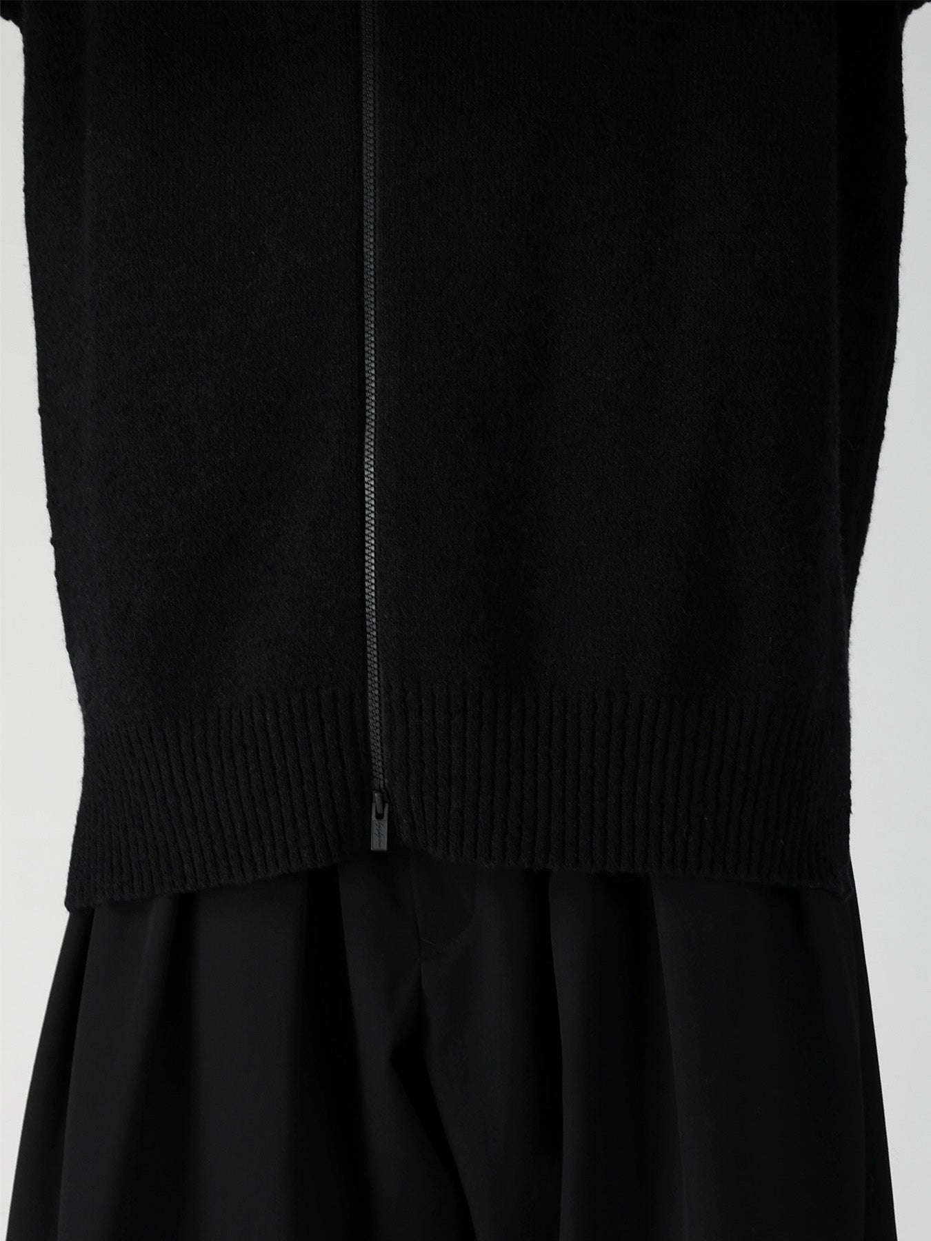 7G PLATING SINGLE JERSEY RIB HIGH NECK ZIP CARDIGAN