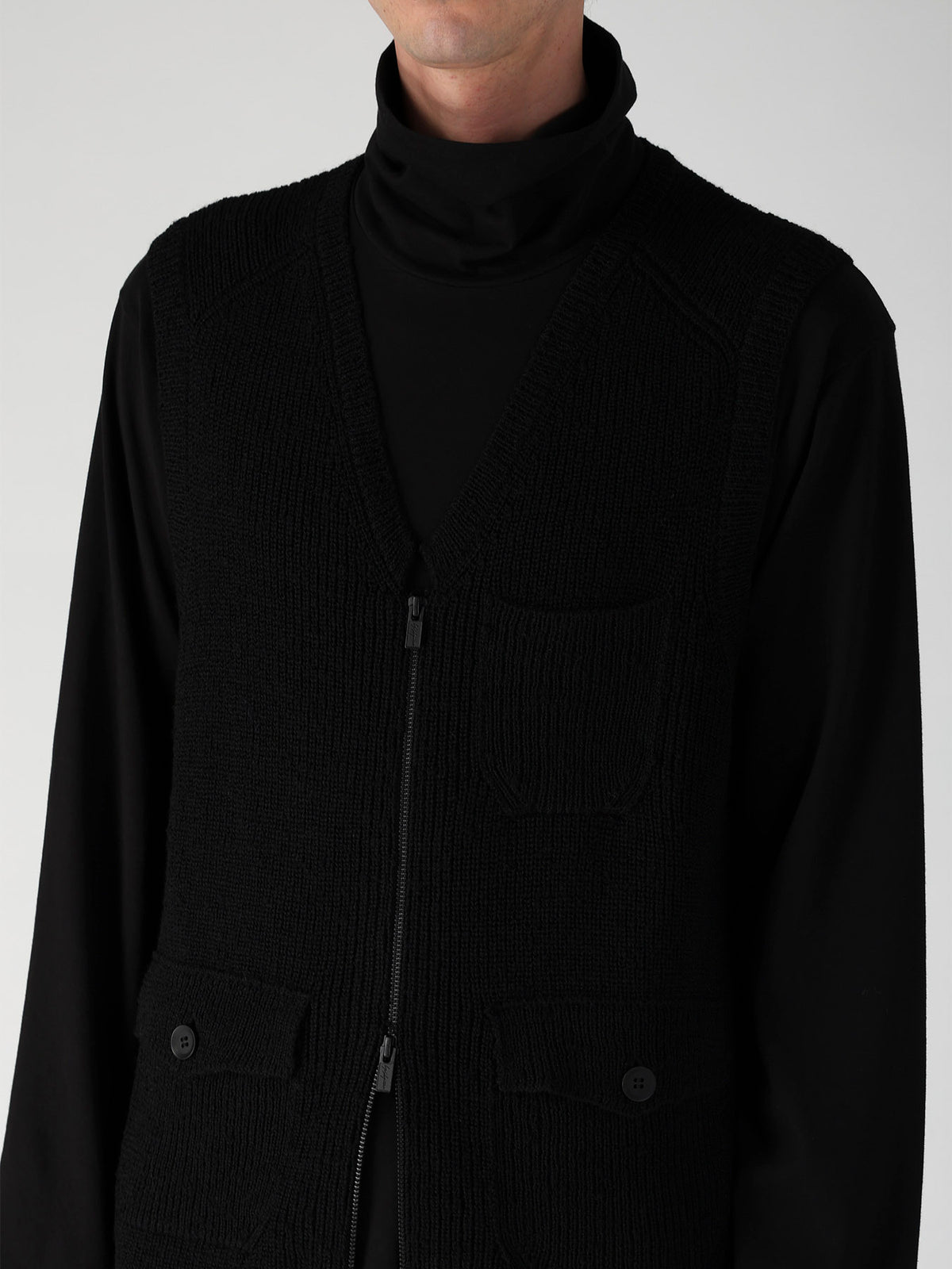 PARALLELED HALF CARDIGAN POCKET DETAIL ZIP VEST