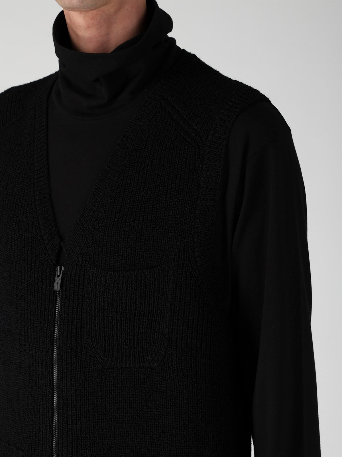 PARALLELED HALF CARDIGAN POCKET DETAIL ZIP VEST