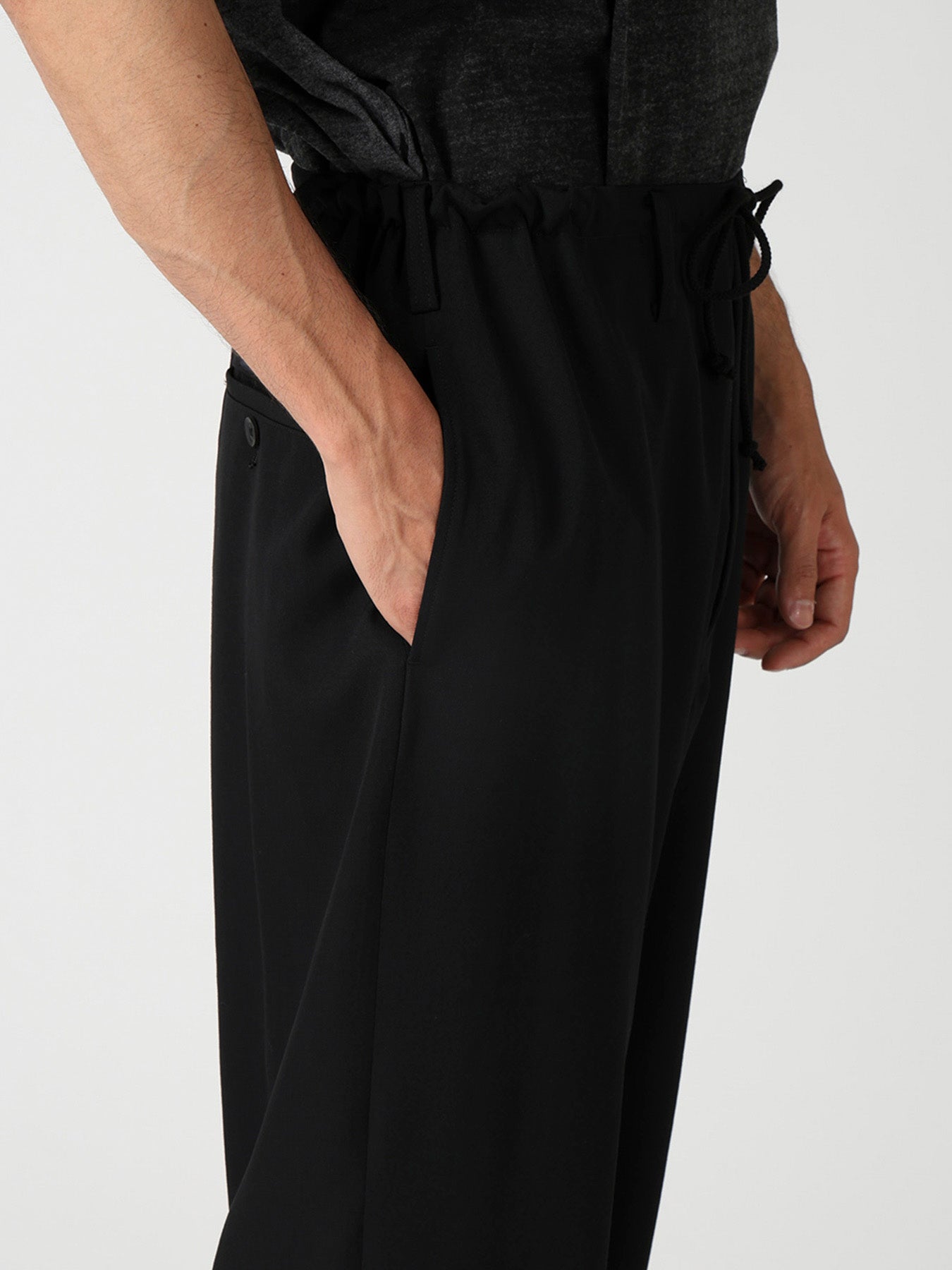 RE GABARDINE SIDE POCKET STRING PANTS