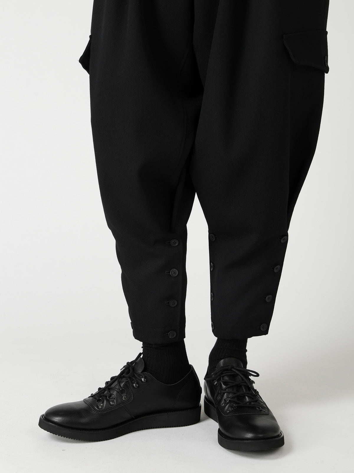 ARMY GABARDINE HEM BUTTON PANTS