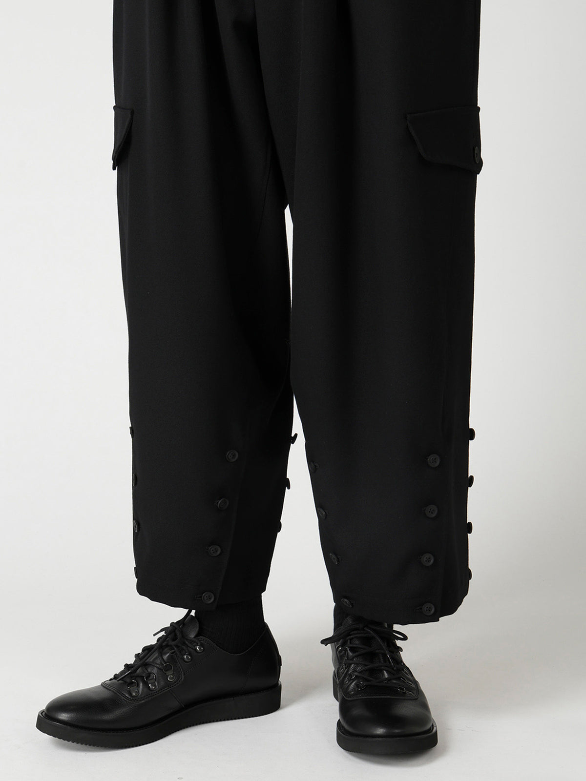 ARMY GABARDINE HEM BUTTON PANTS