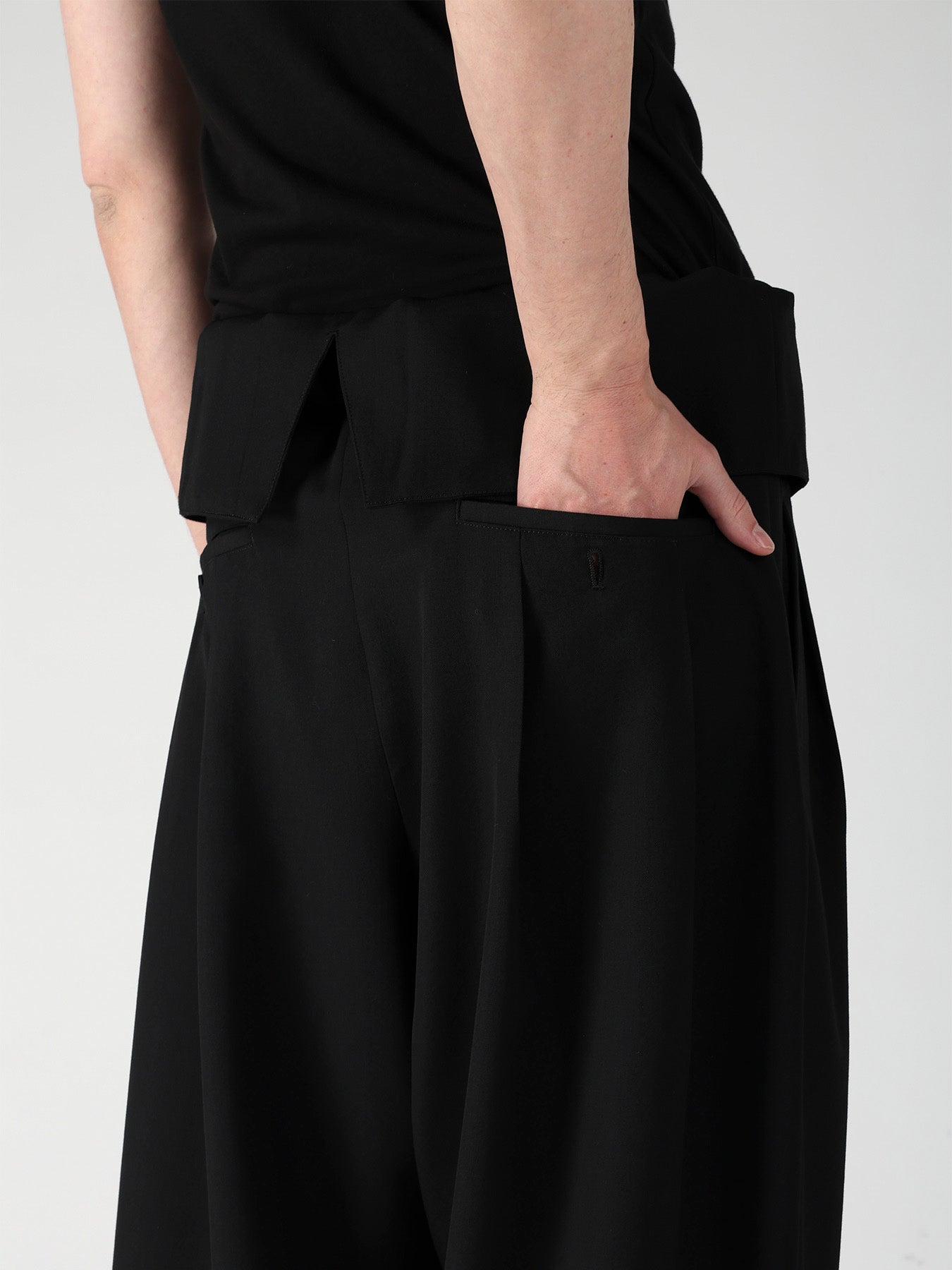 WOOL GABARDINE HIGH WAIST TUCK PANTS