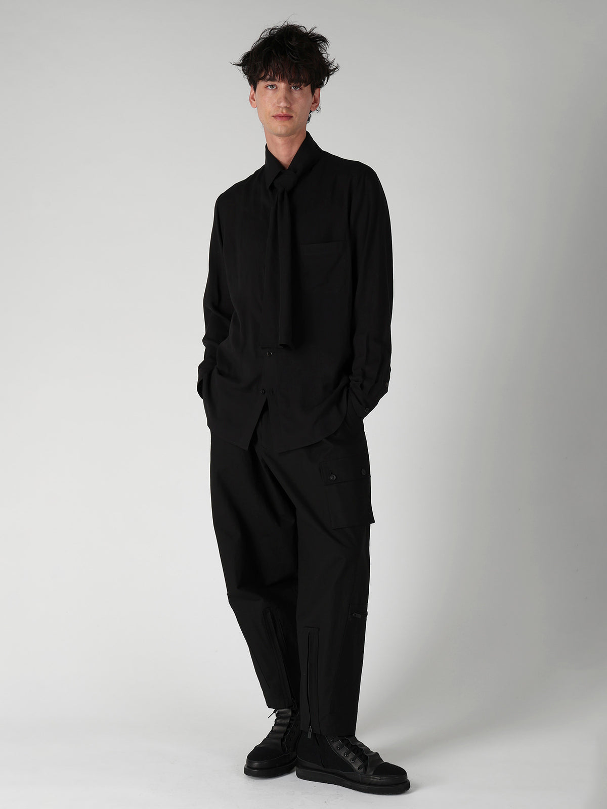 C/ RIP STOP MILITALLY ZIP PANTS