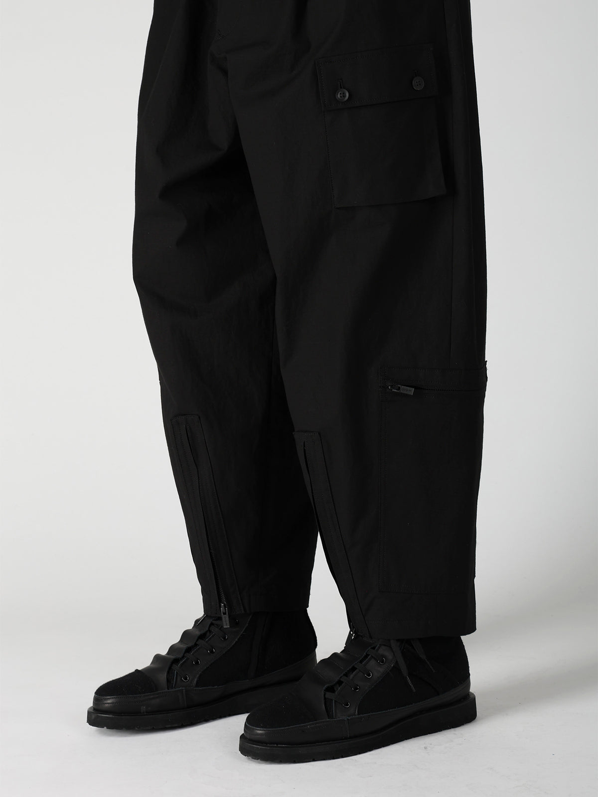 C/ RIP STOP MILITALLY ZIP PANTS